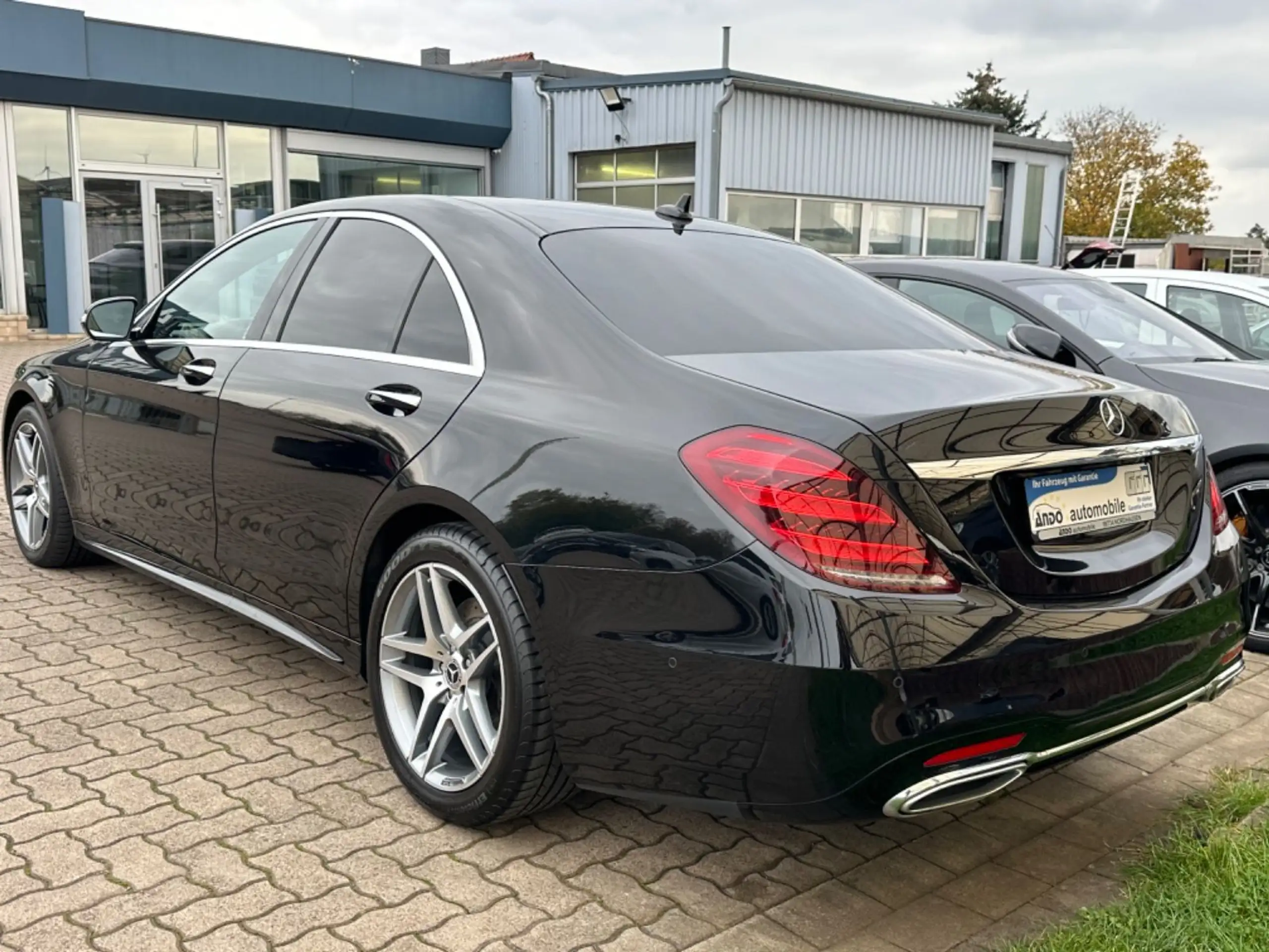 Mercedes-Benz - S 400