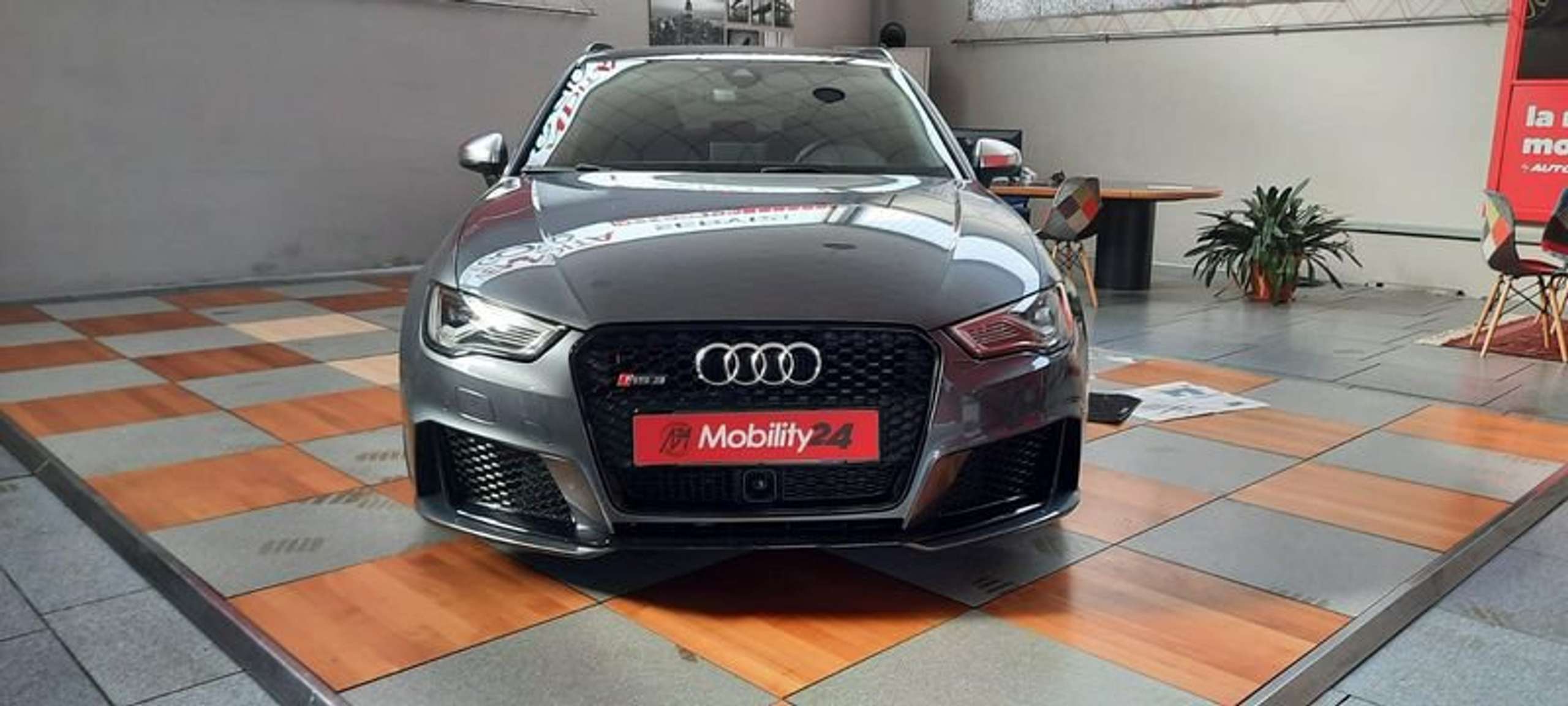 Audi - RS3