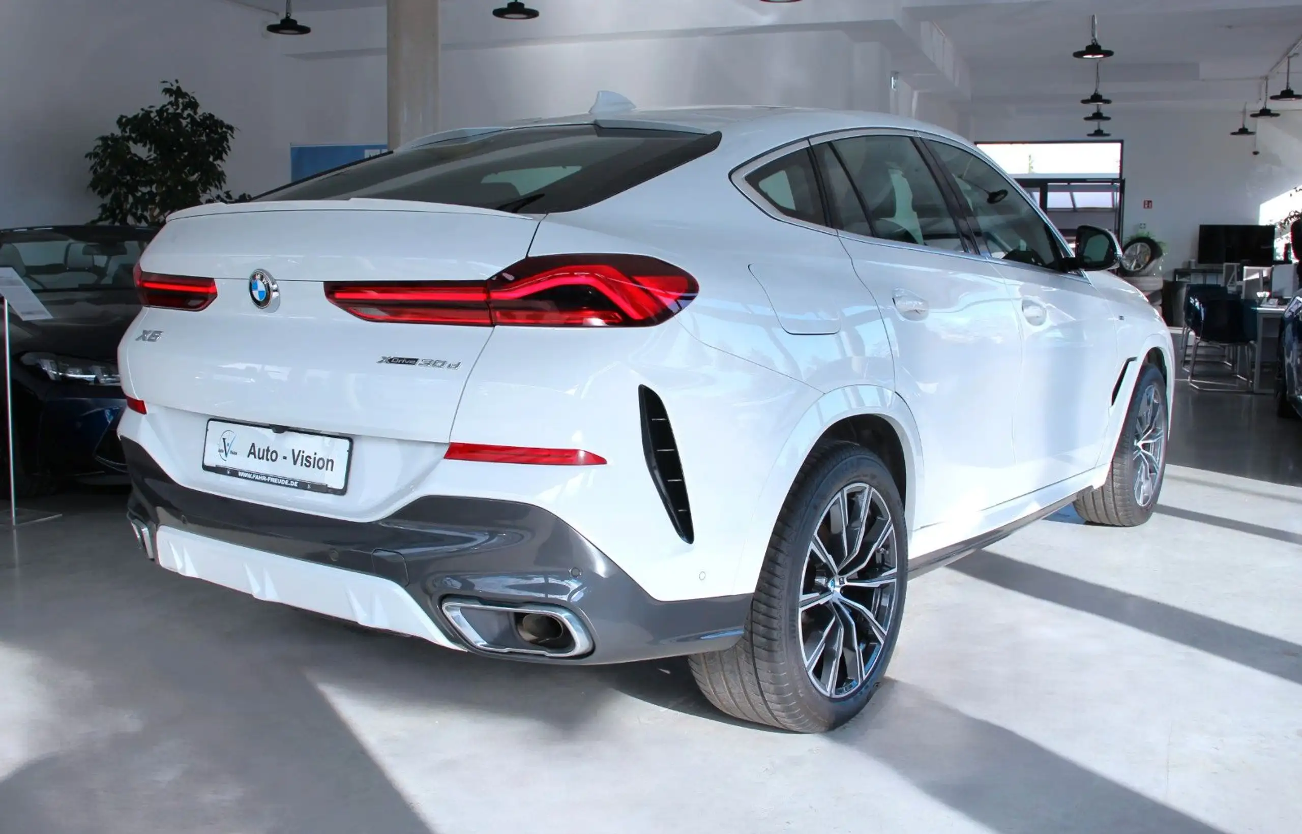 BMW - X6