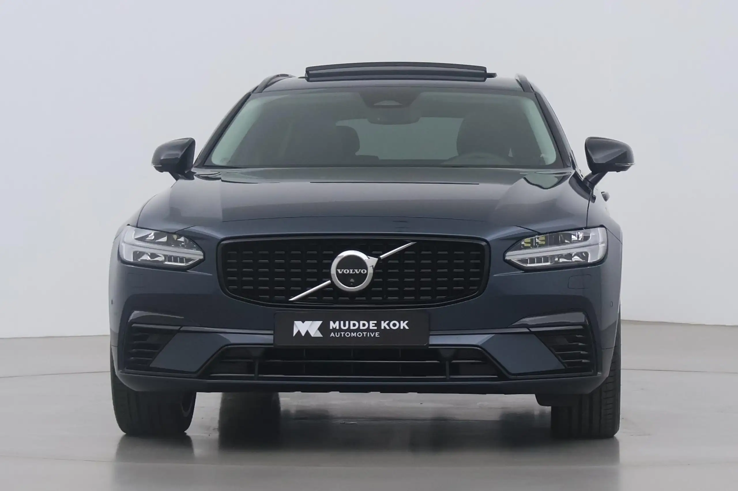 Volvo - V90