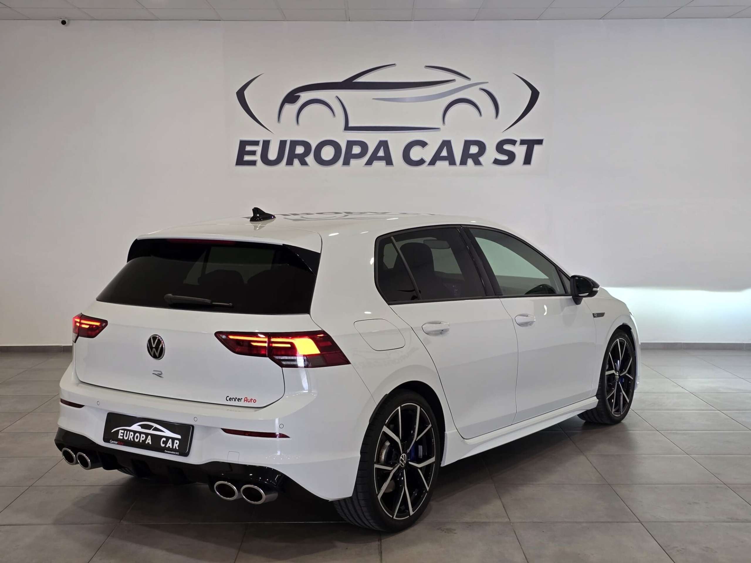 Volkswagen - Golf