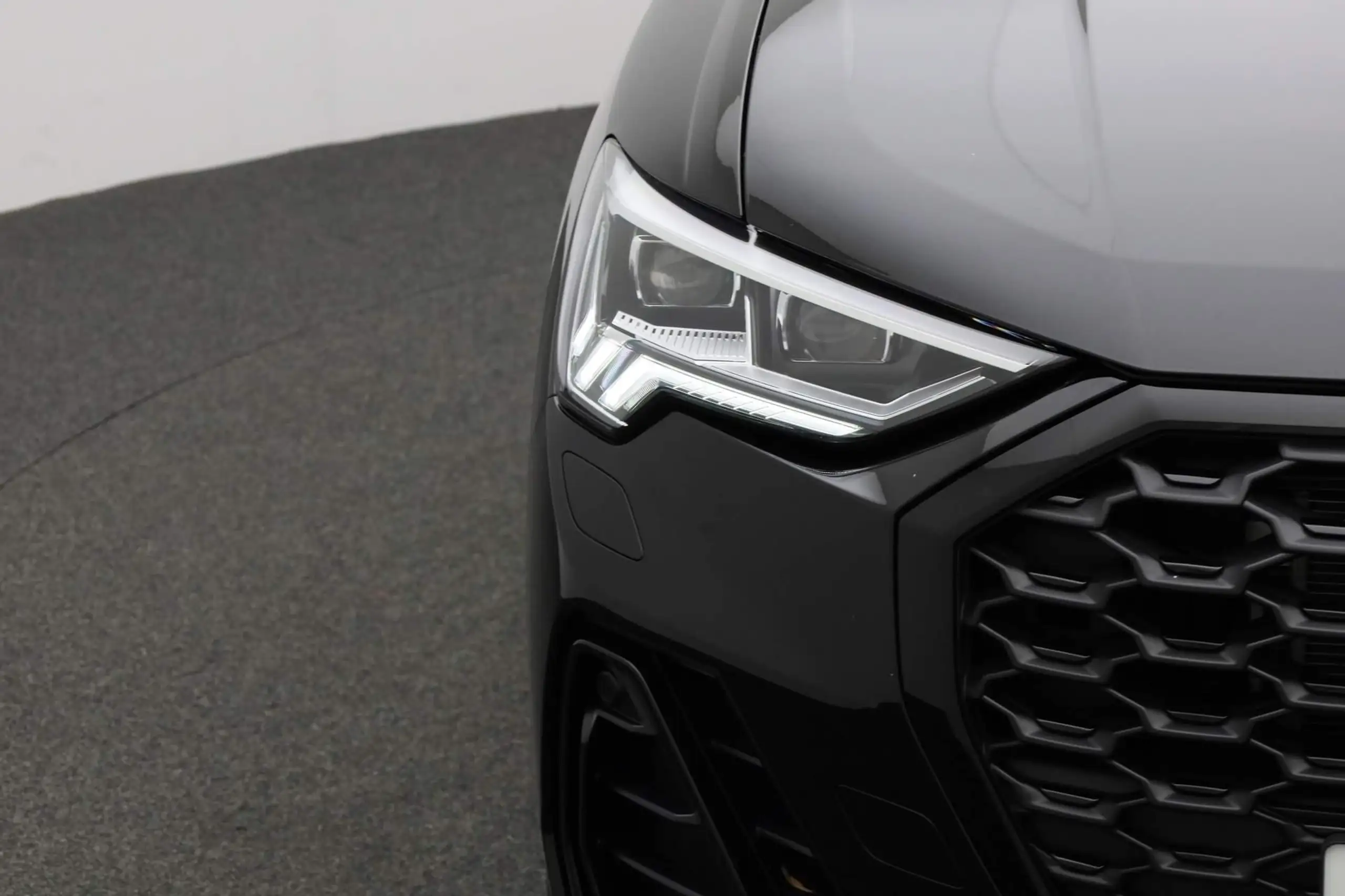 Audi - Q3