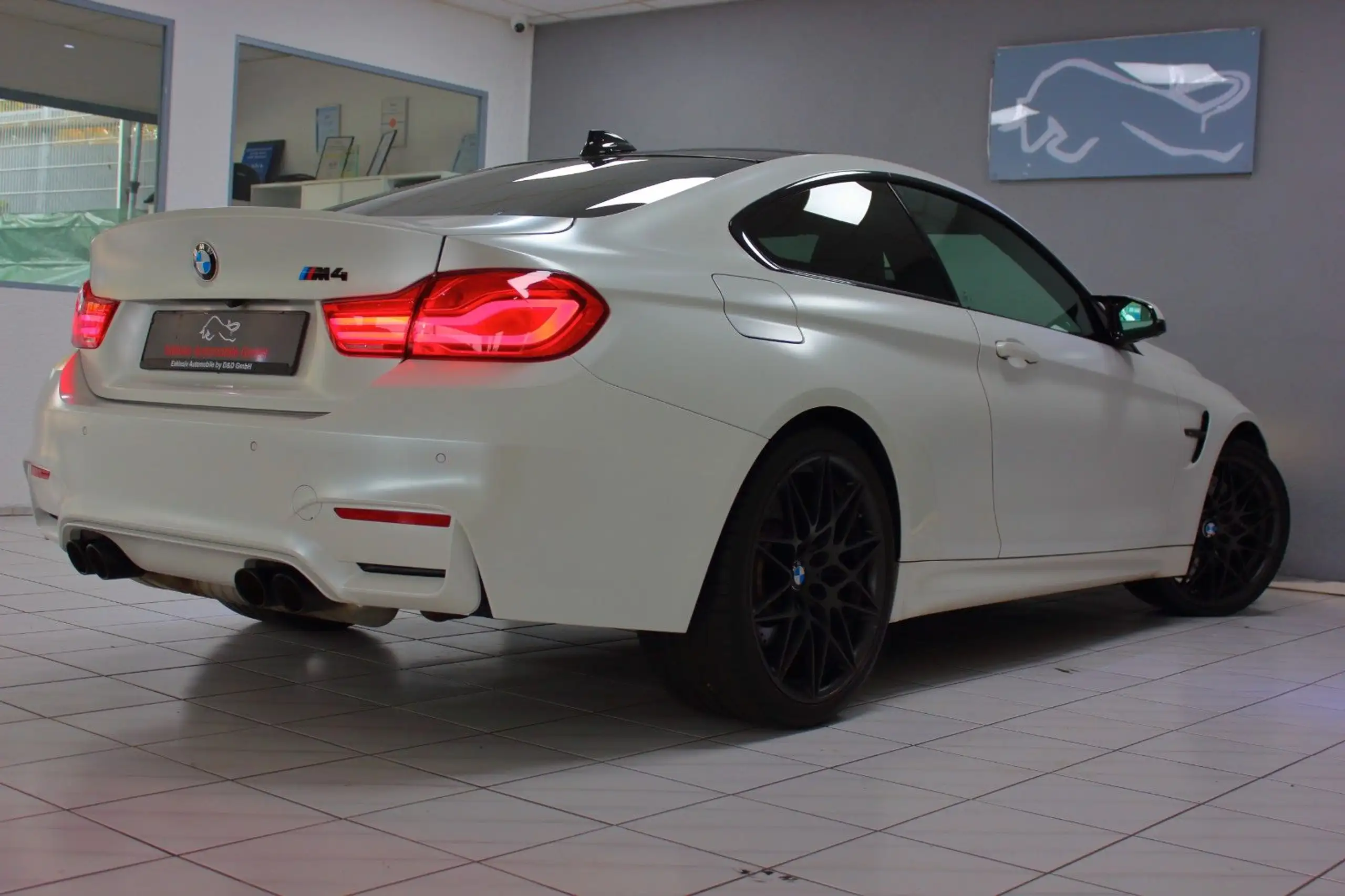 BMW - M4