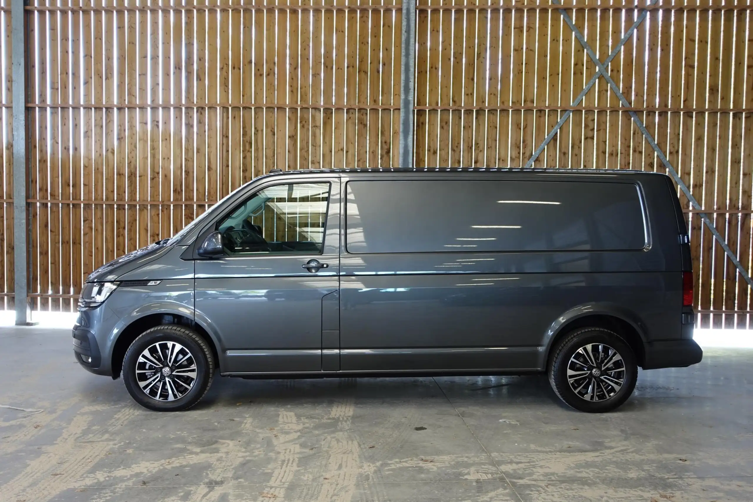 Volkswagen - T6.1 Transporter