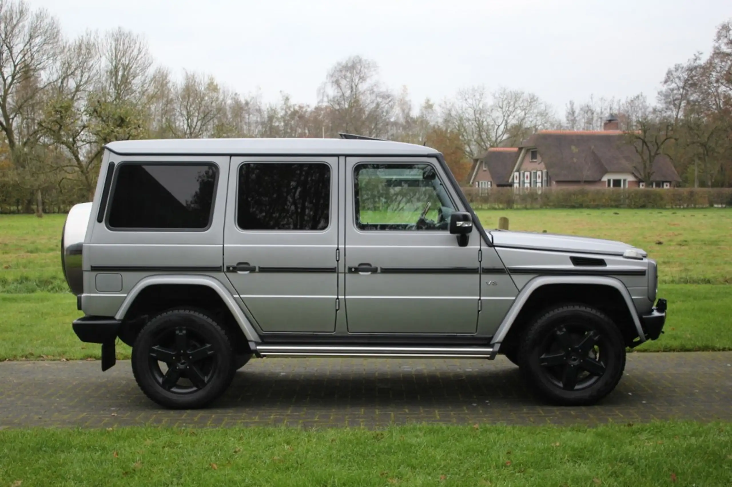 Mercedes-Benz - G 500