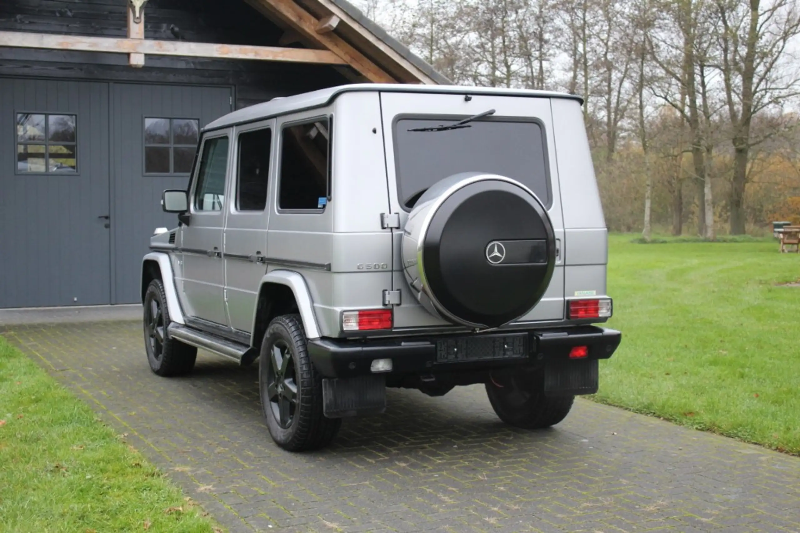 Mercedes-Benz - G 500