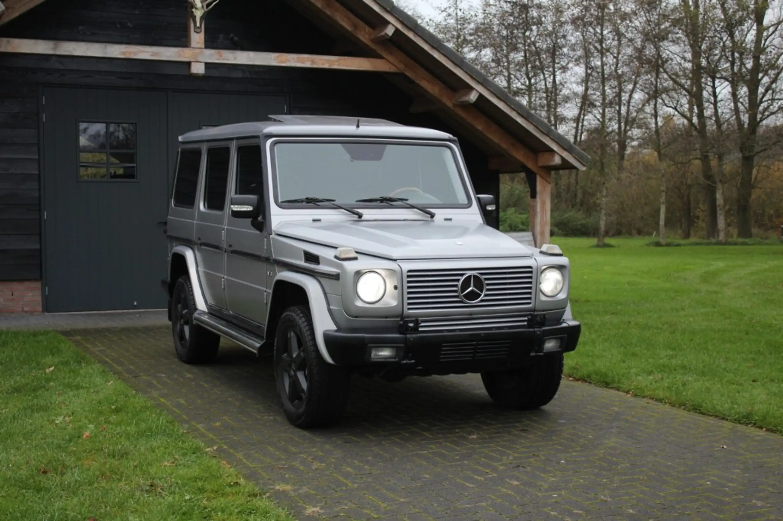 Mercedes-Benz - G 500