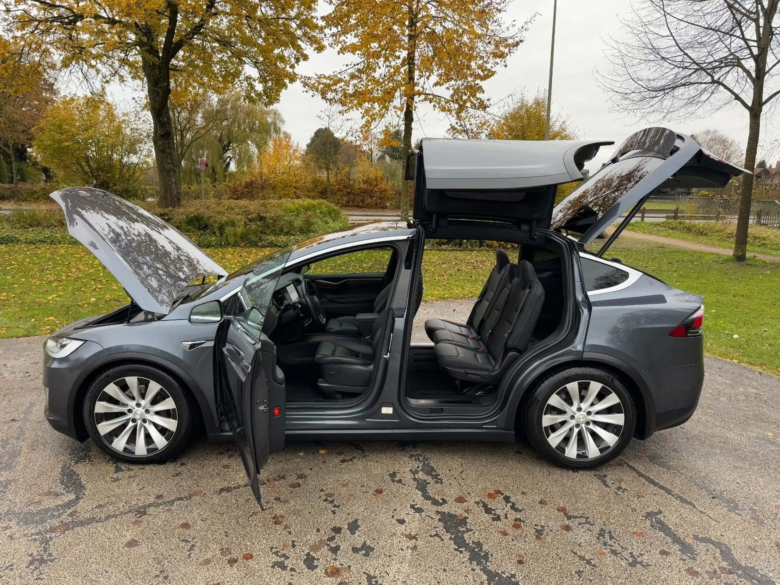 Tesla - Model X