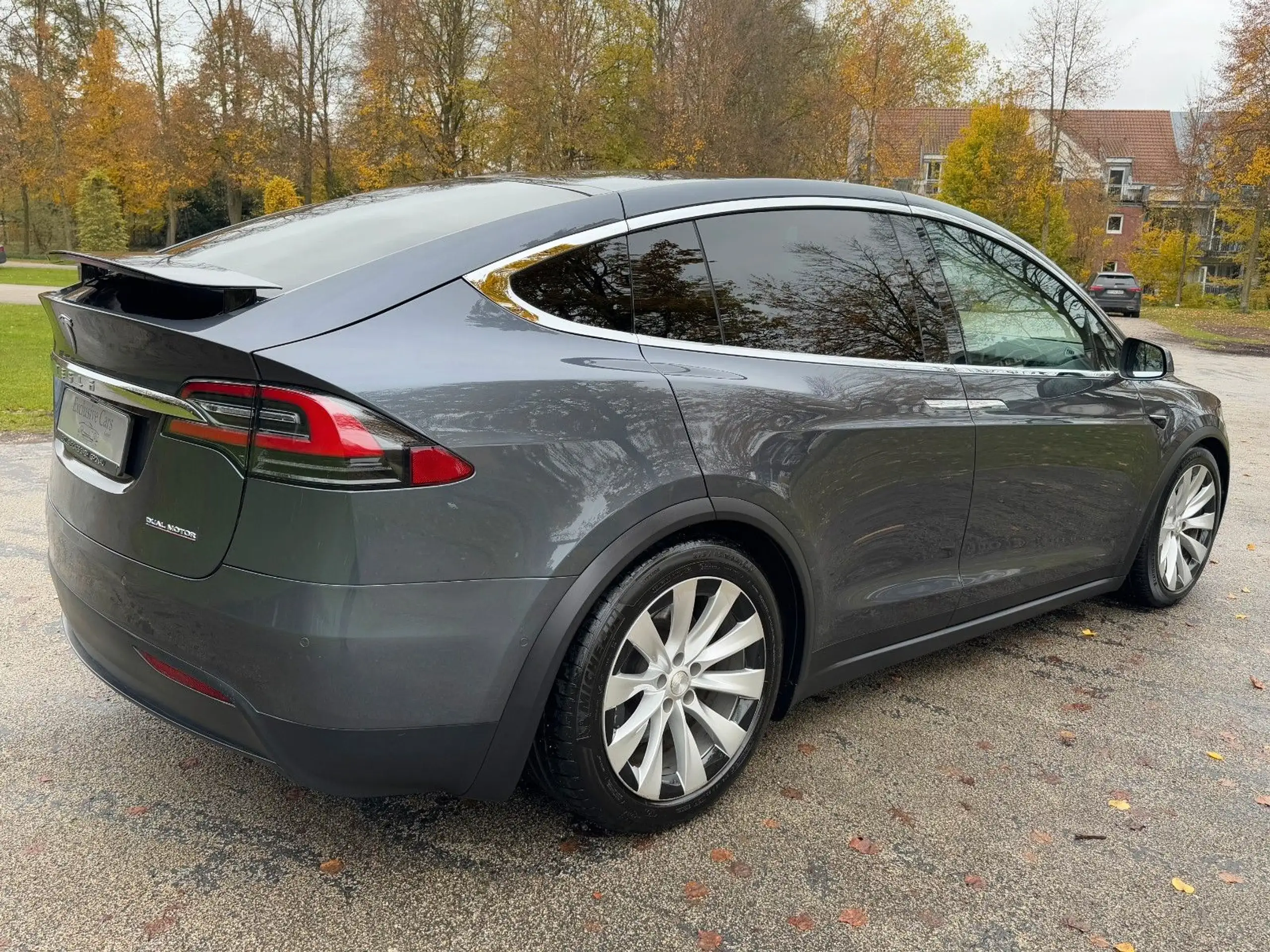 Tesla - Model X