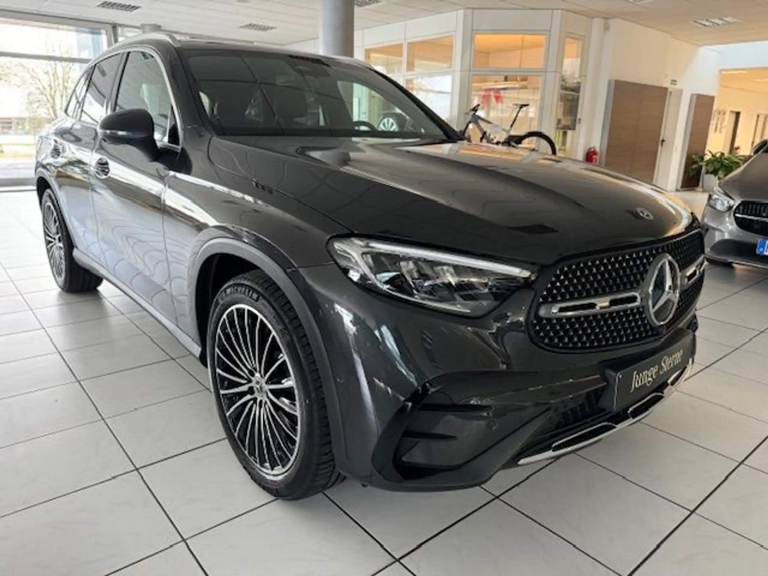 Mercedes-Benz - GLC 300