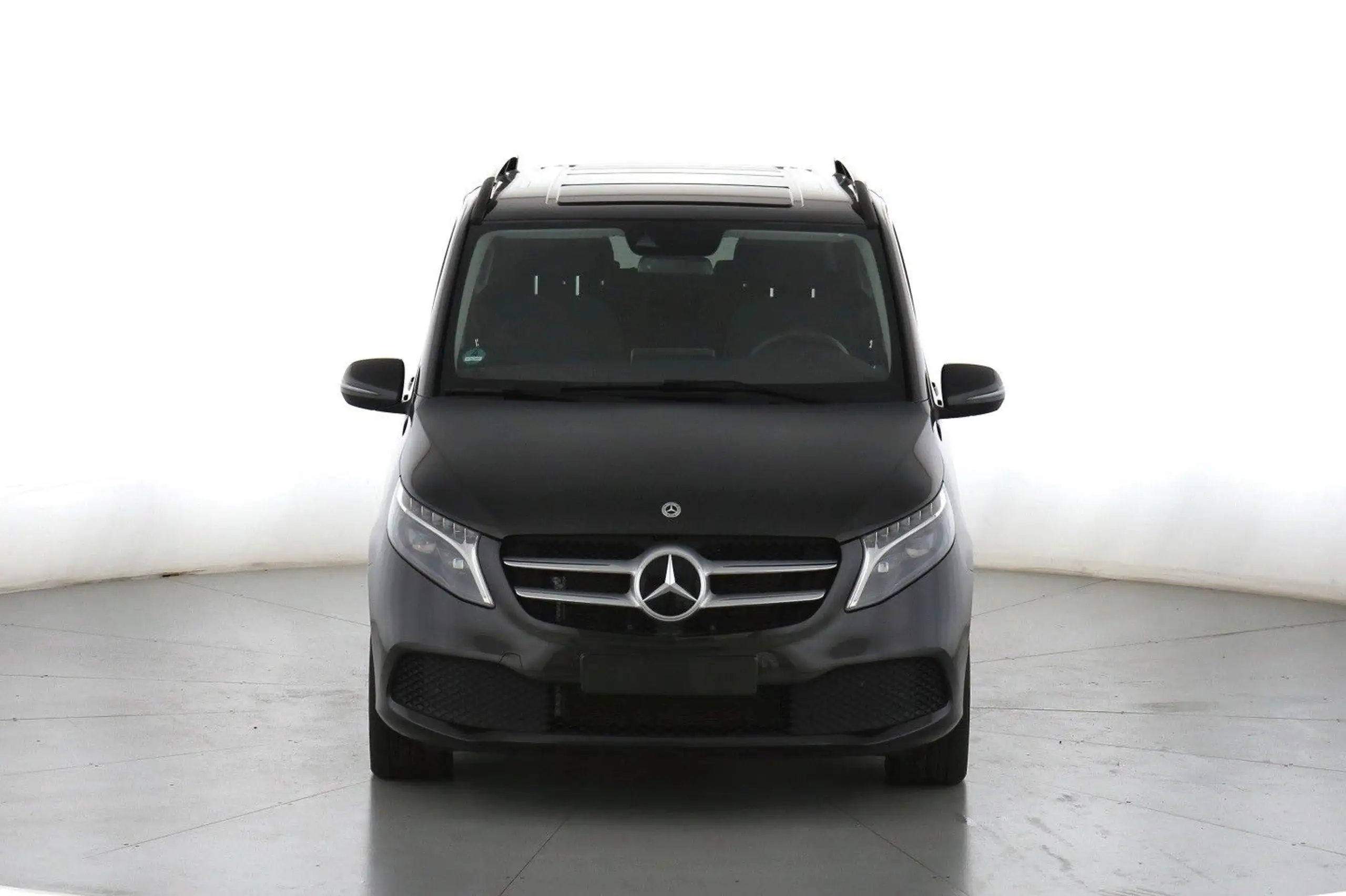 Mercedes-Benz - V 220