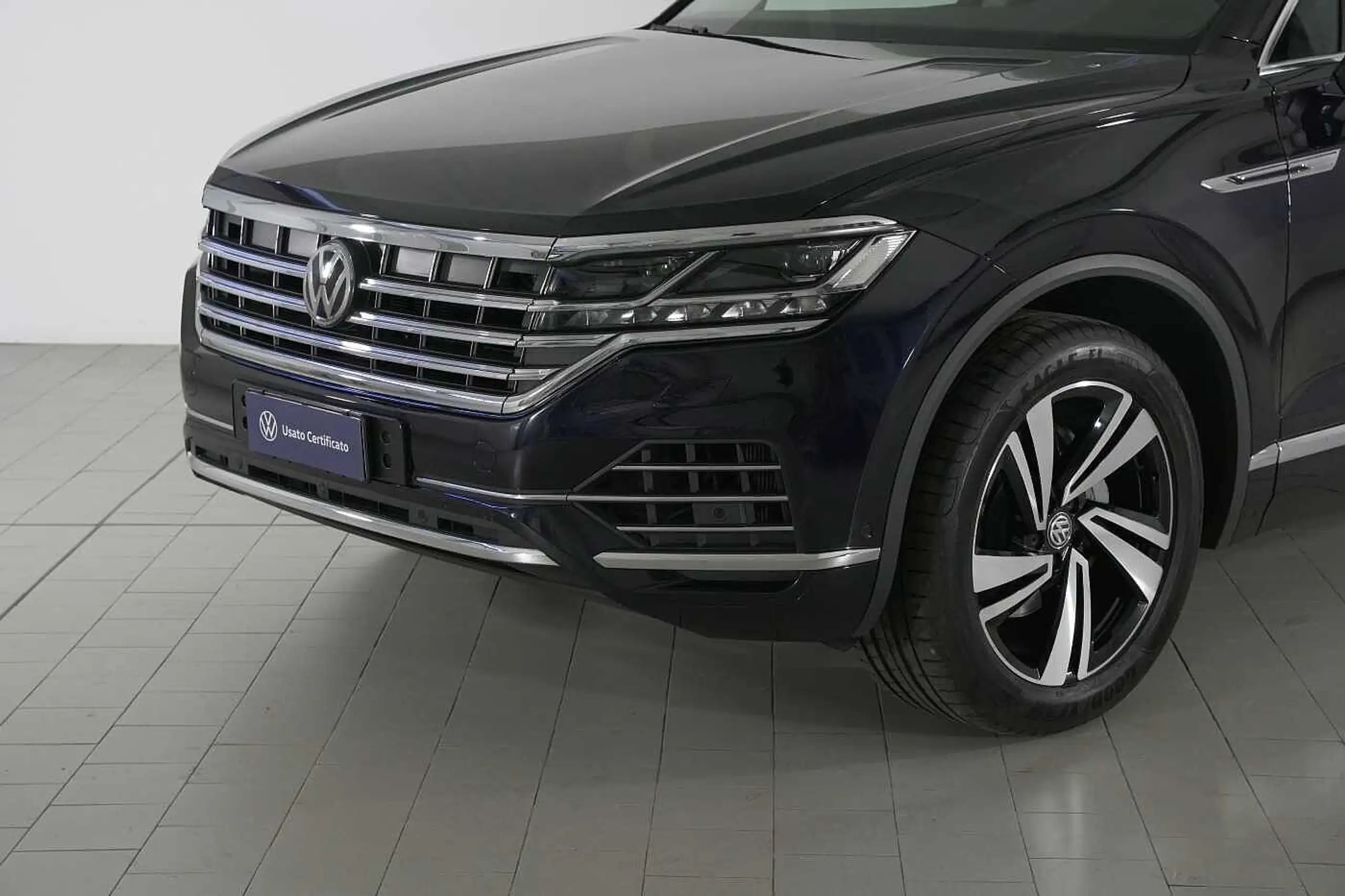 Volkswagen - Touareg