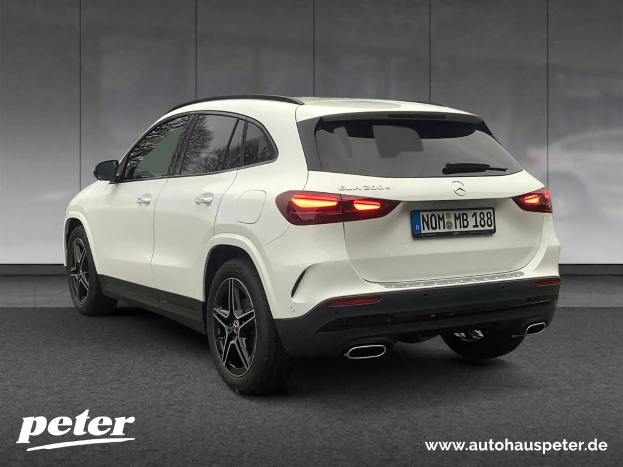 Mercedes-Benz - GLA 200