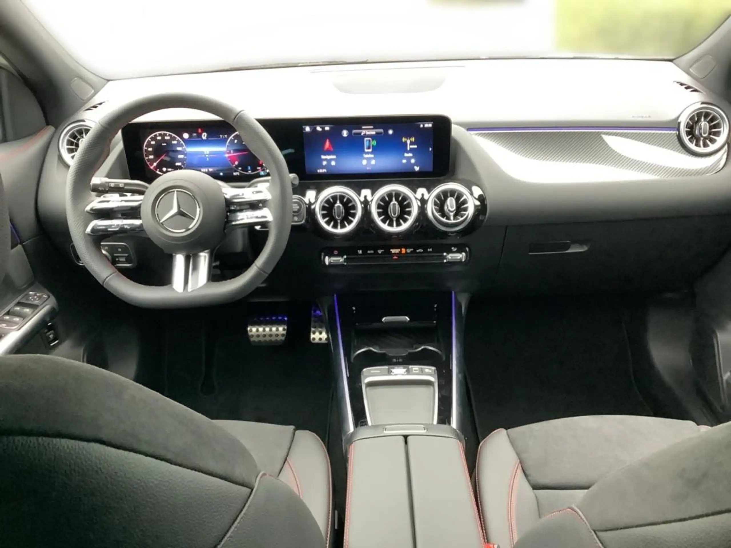 Mercedes-Benz - GLA 200