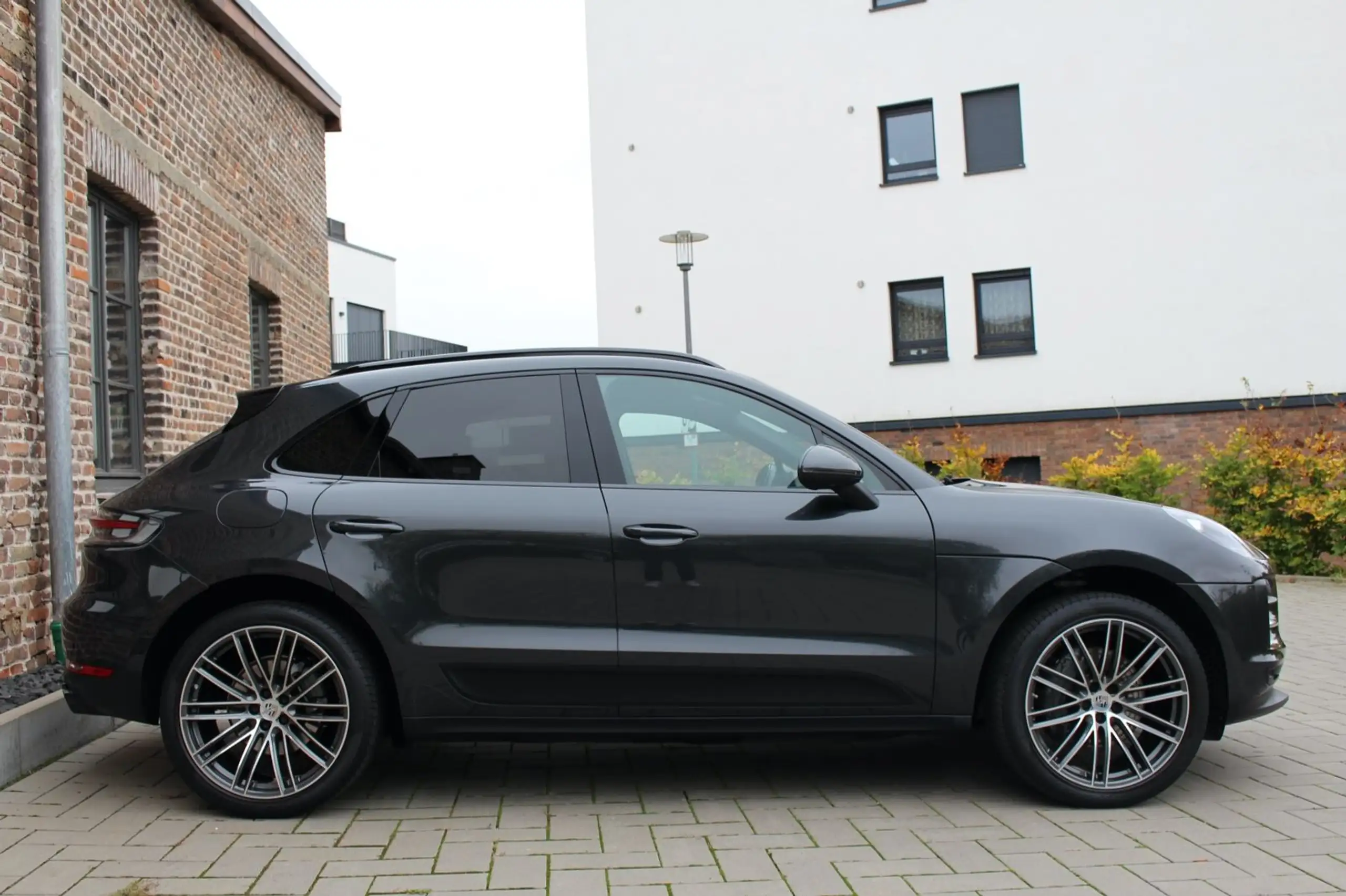 Porsche - Macan