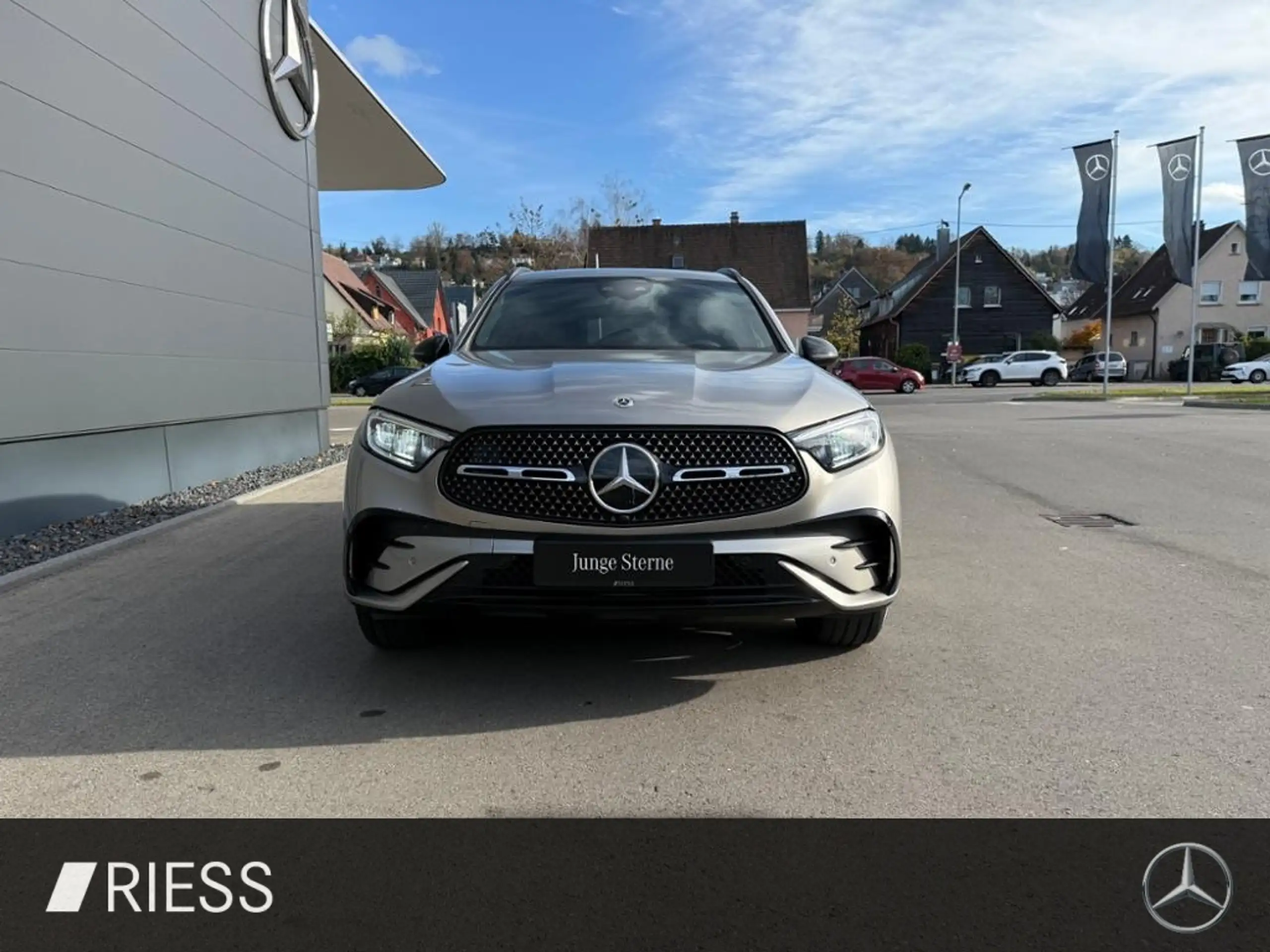 Mercedes-Benz - GLC 220