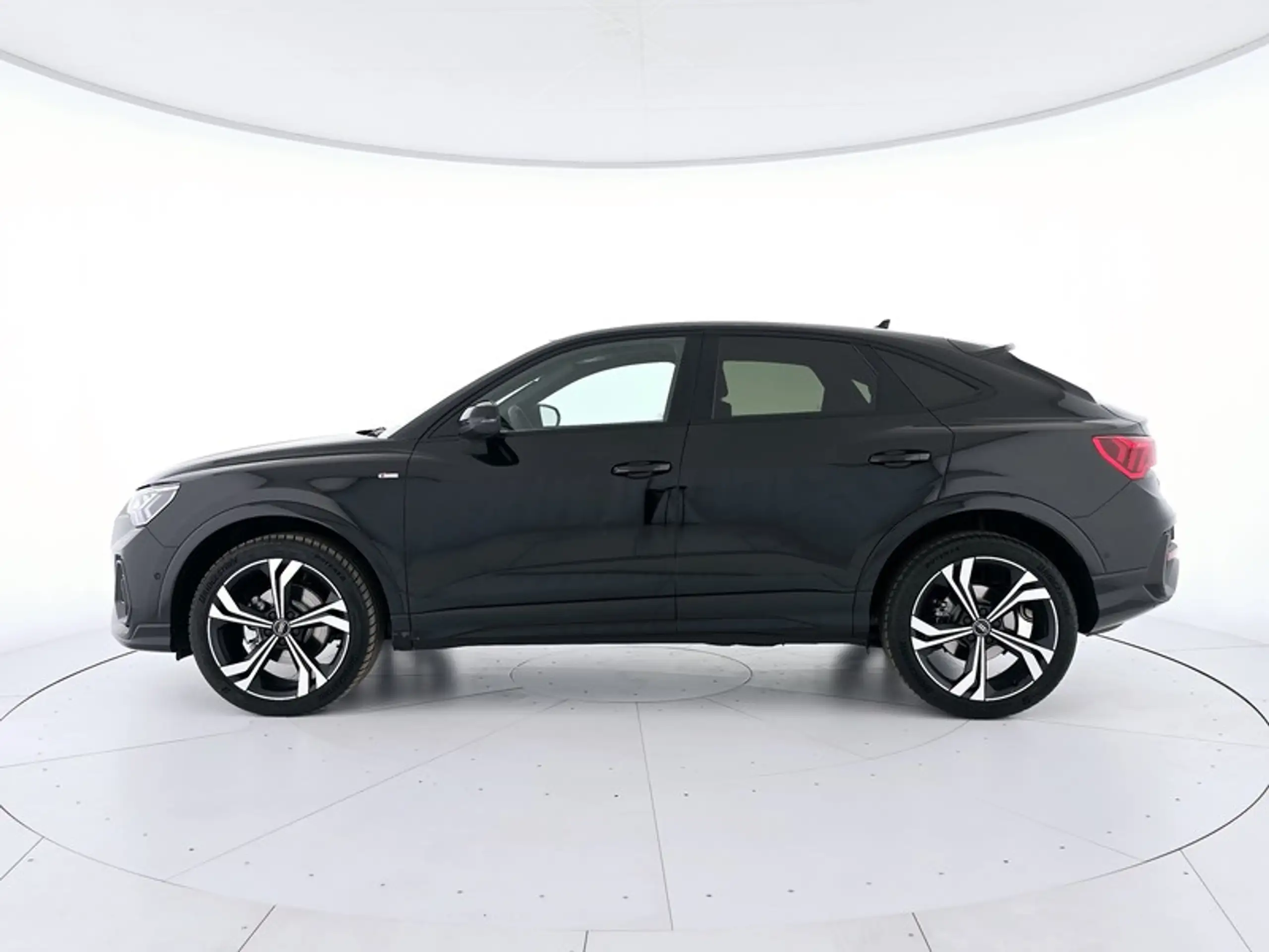 Audi - Q3