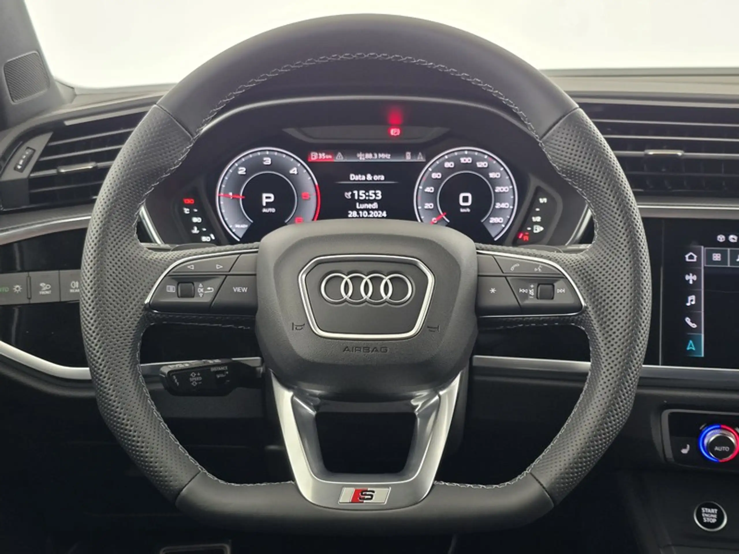 Audi - Q3