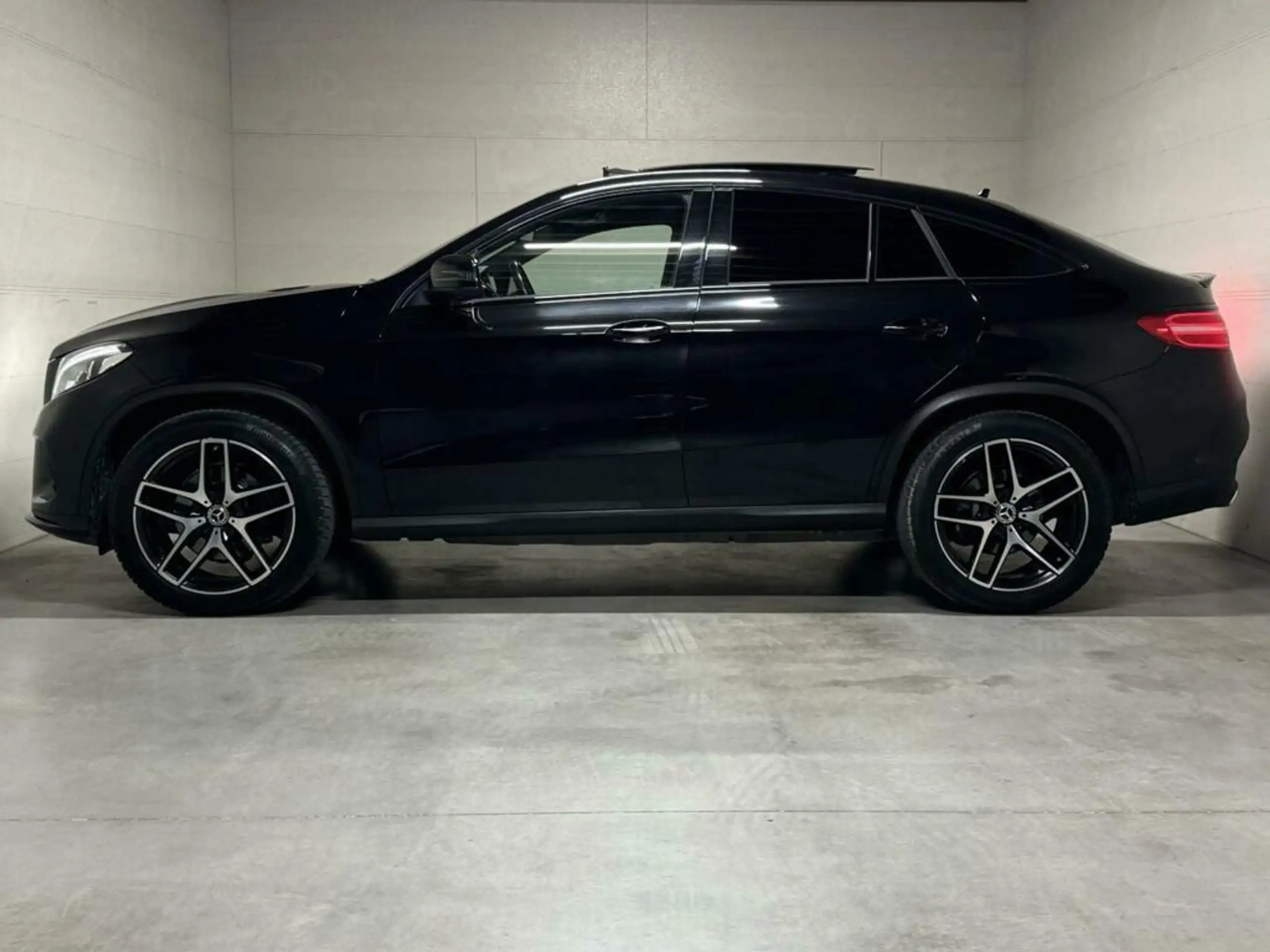 Mercedes-Benz - GLE 350