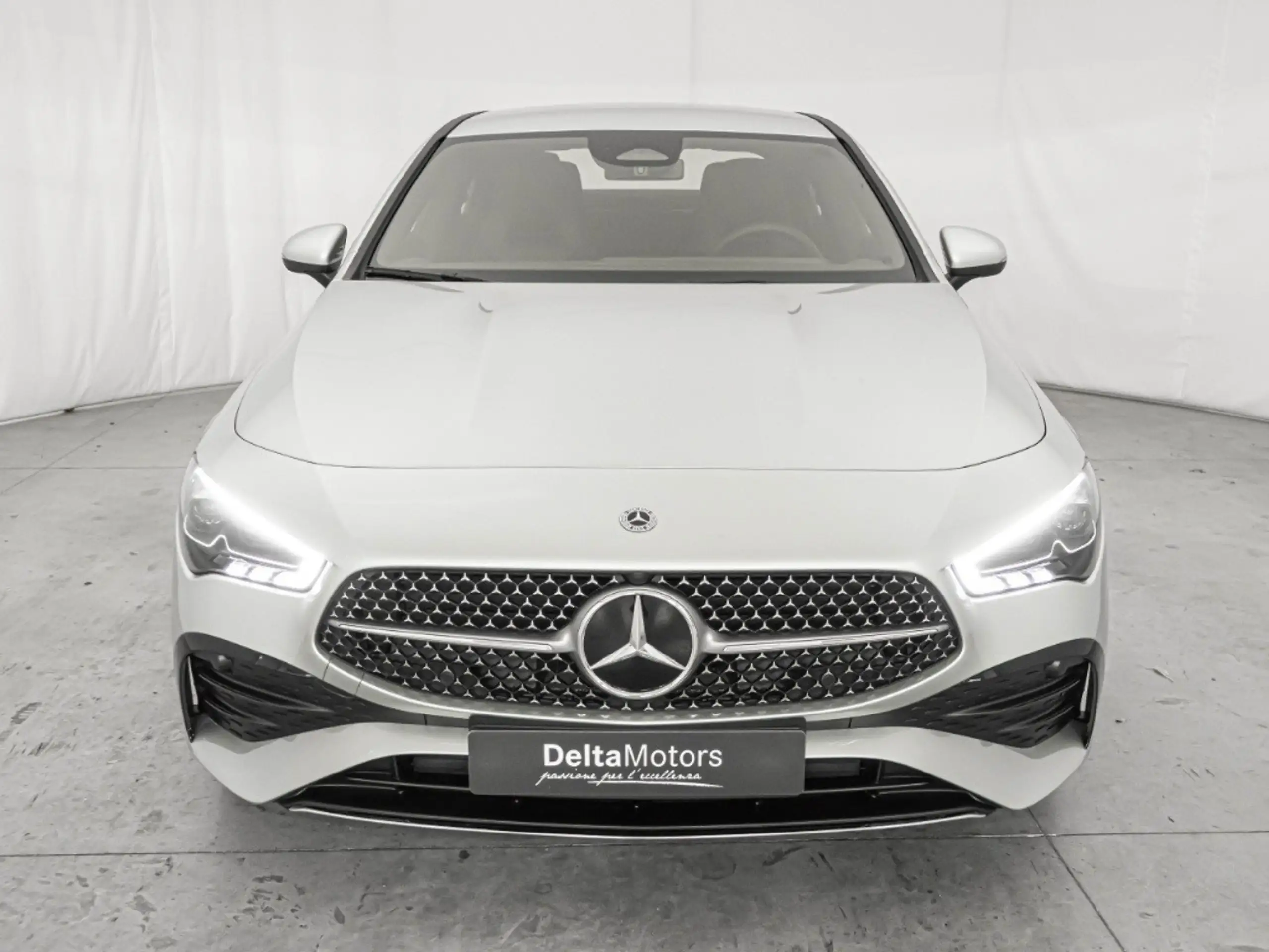 Mercedes-Benz - CLA 200