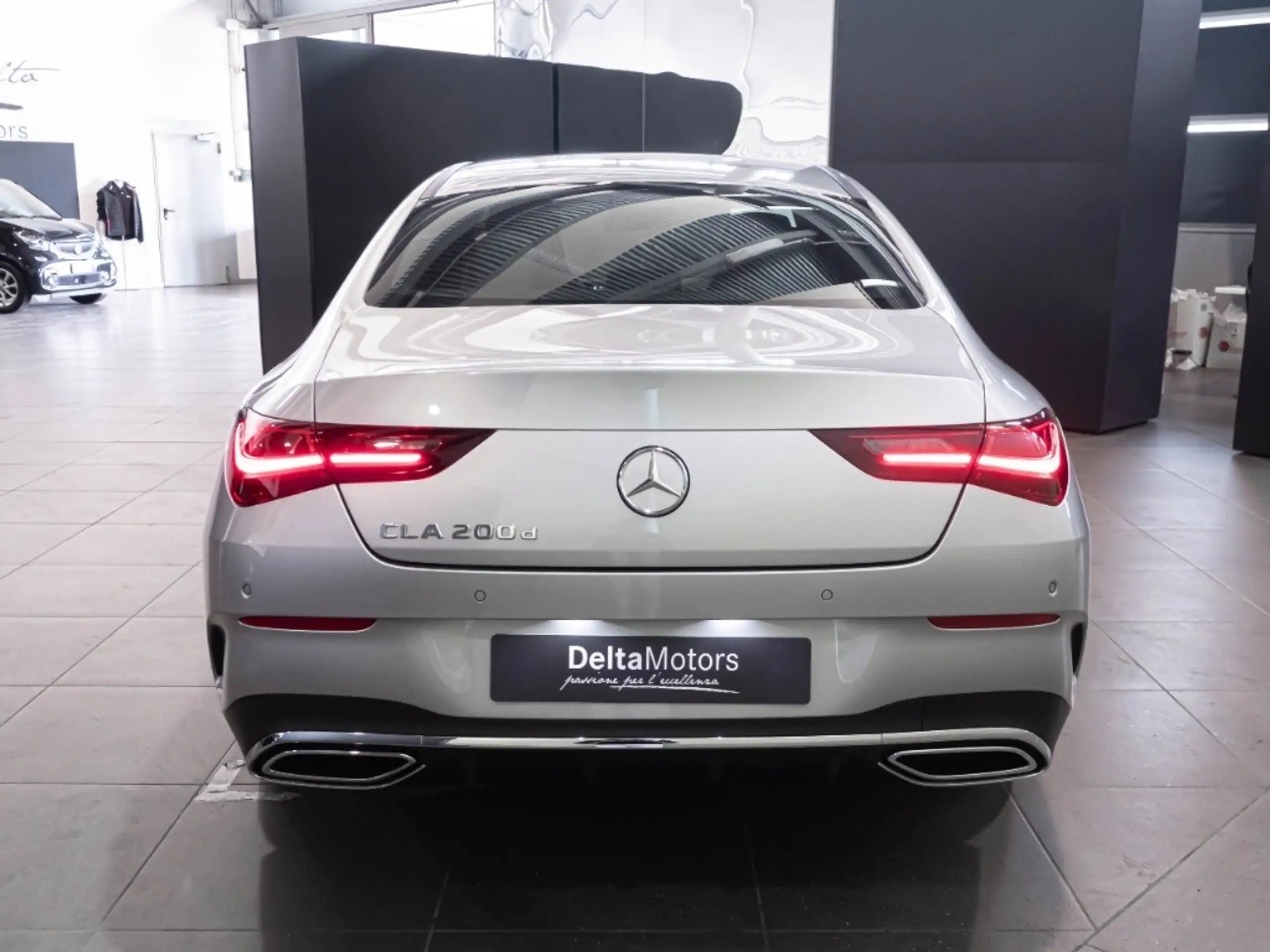 Mercedes-Benz - CLA 200