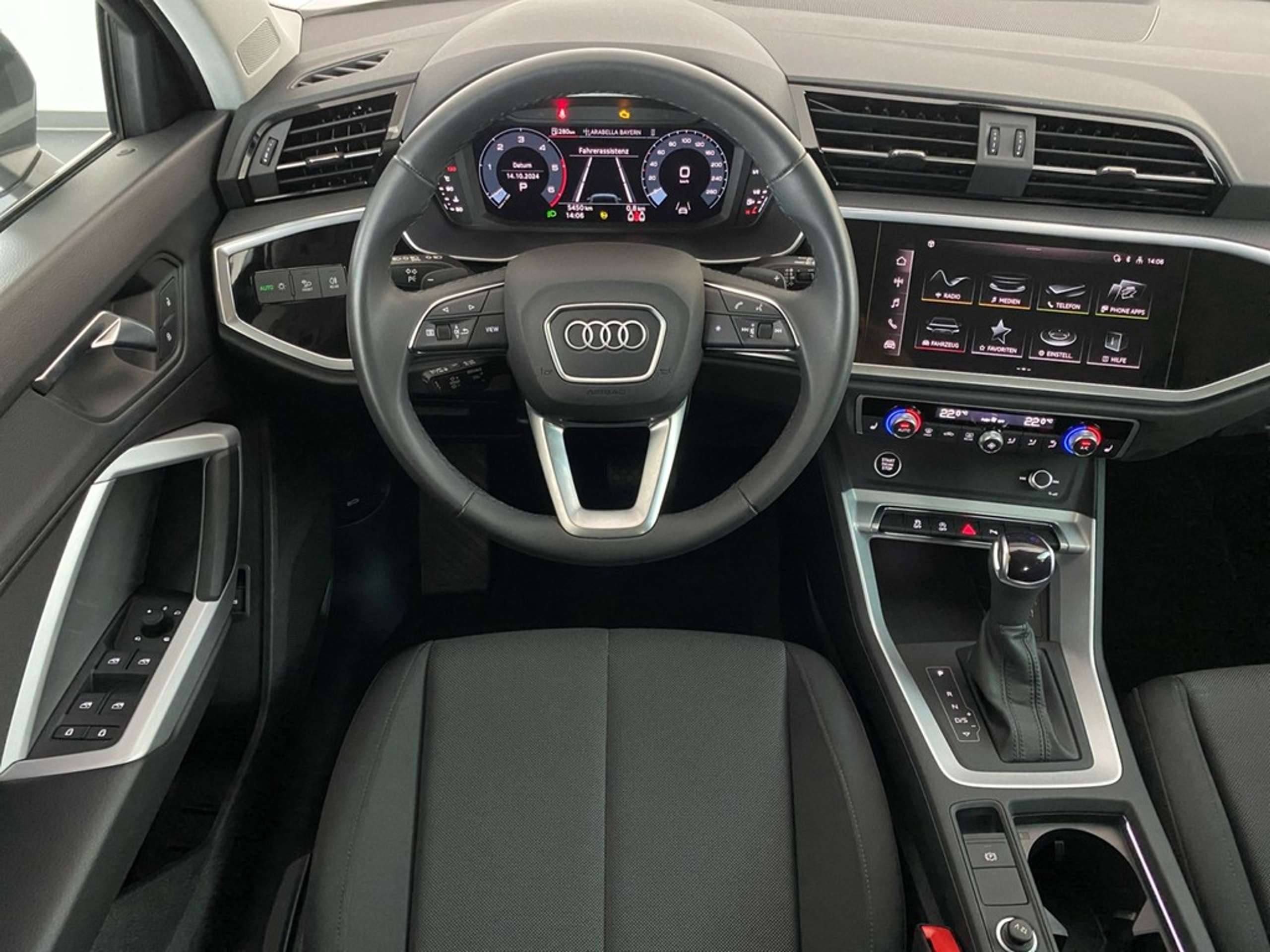 Audi - Q3