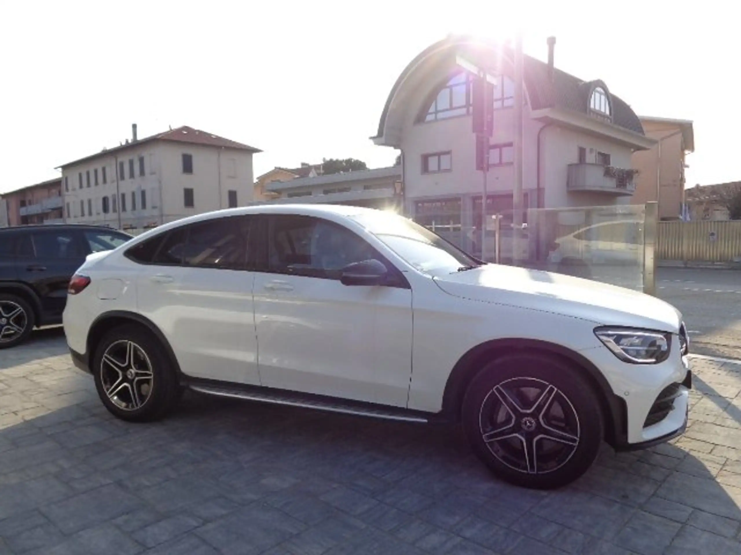 Mercedes-Benz - GLC 220