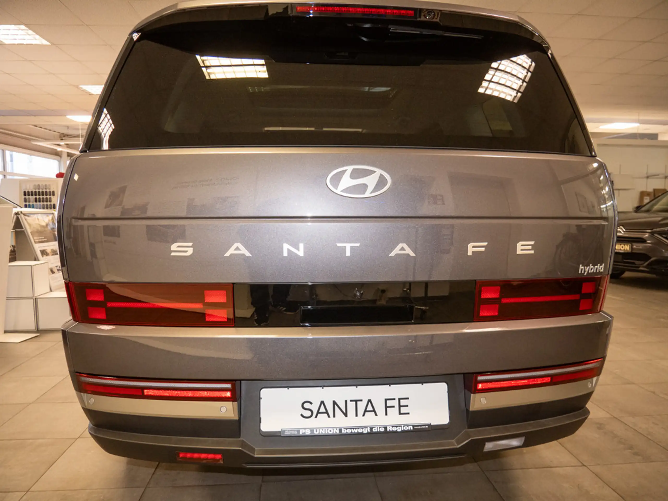 Hyundai - SANTA FE