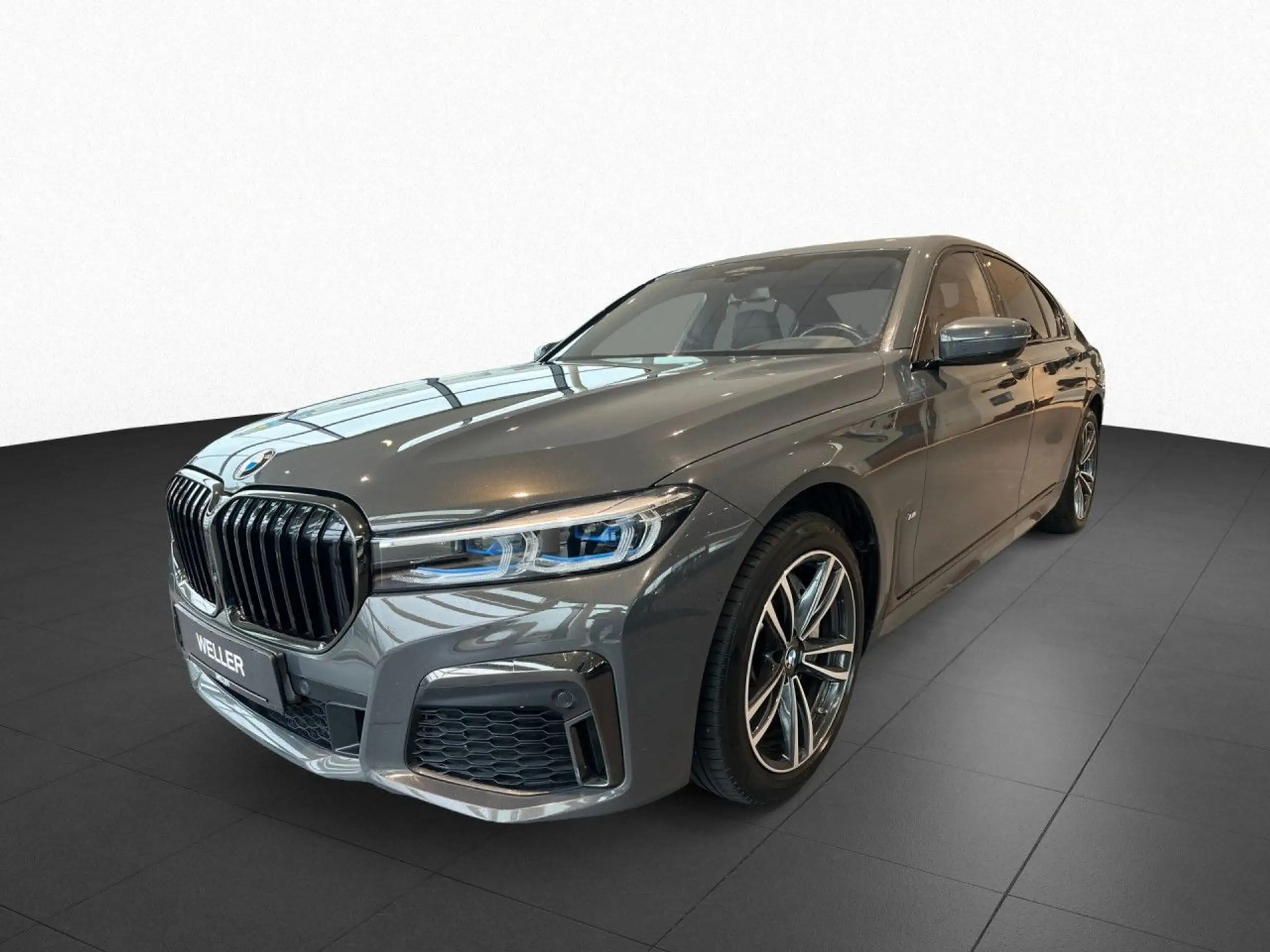 BMW - 740