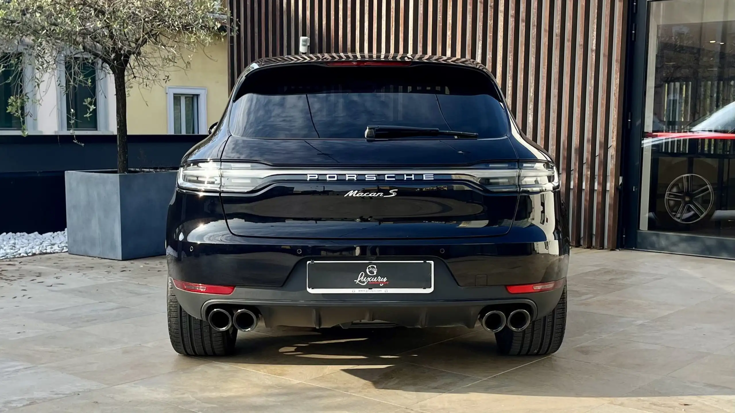 Porsche - Macan