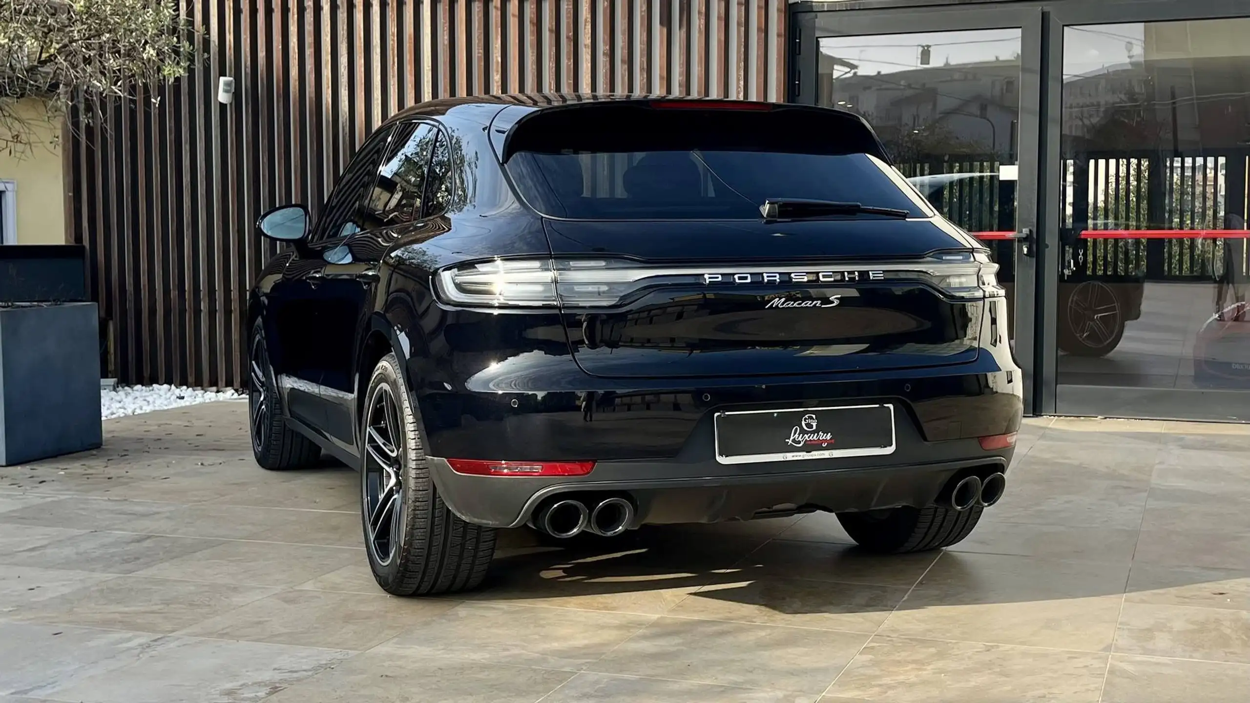 Porsche - Macan