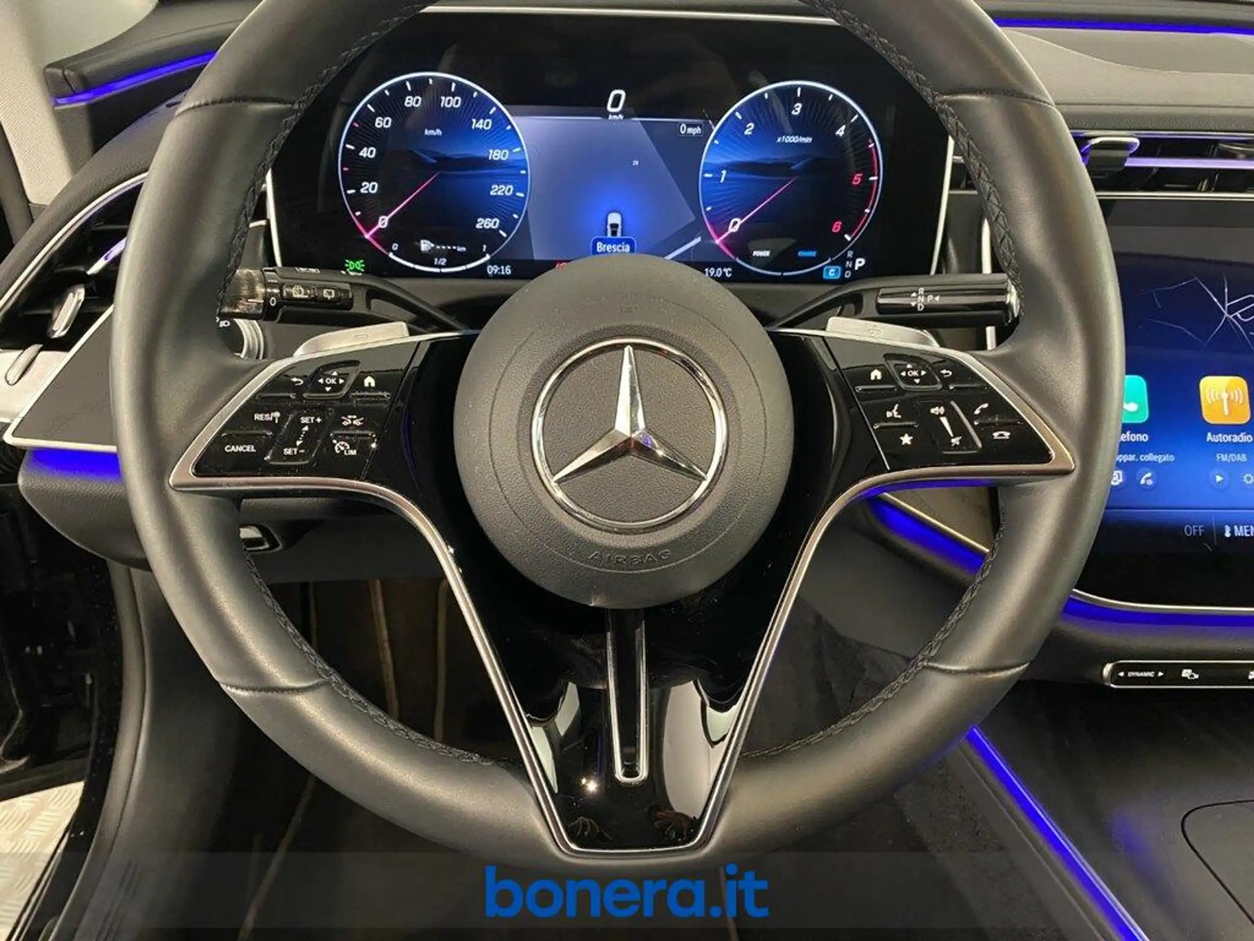 Mercedes-Benz - E 220