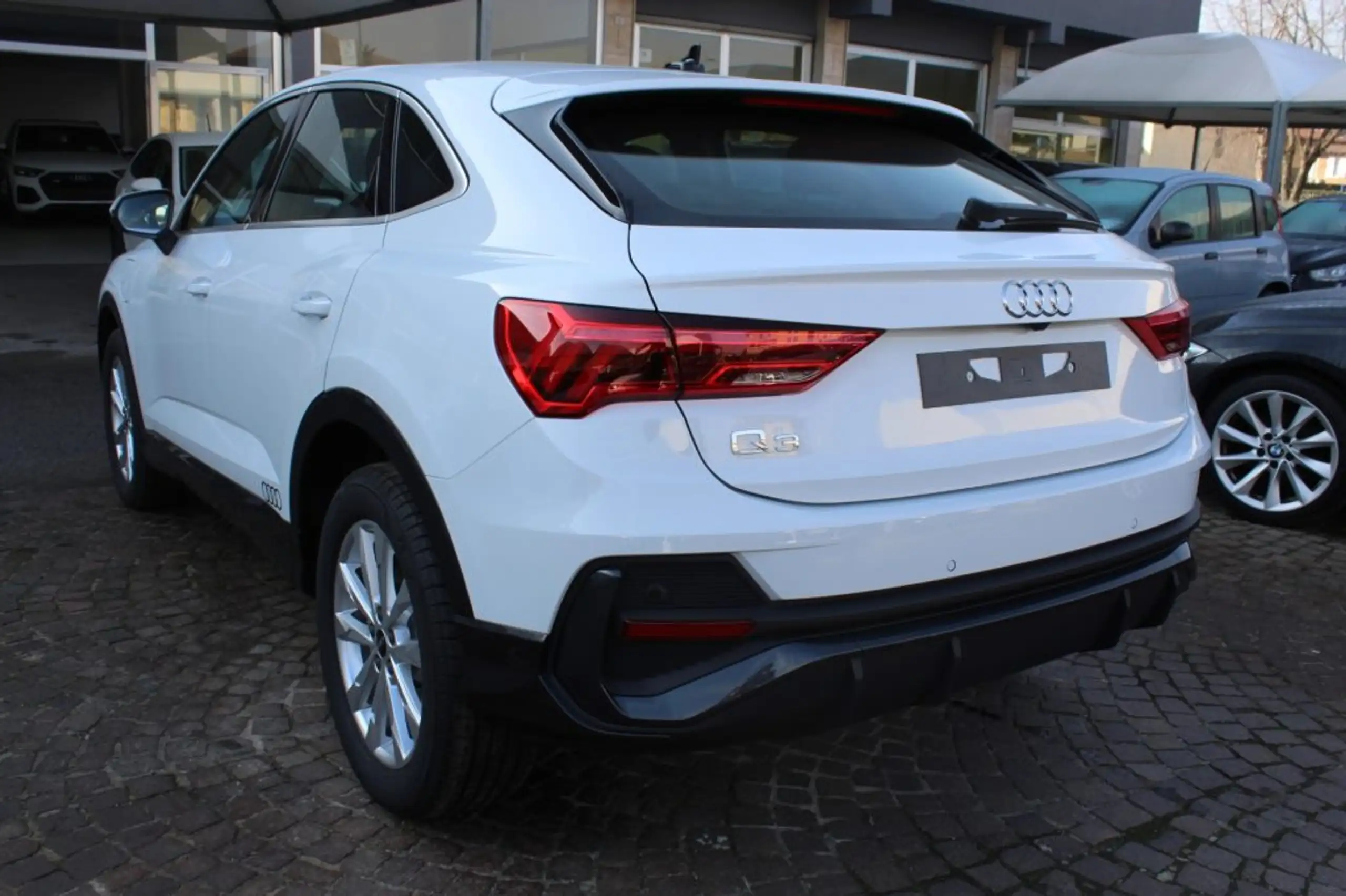 Audi - Q3