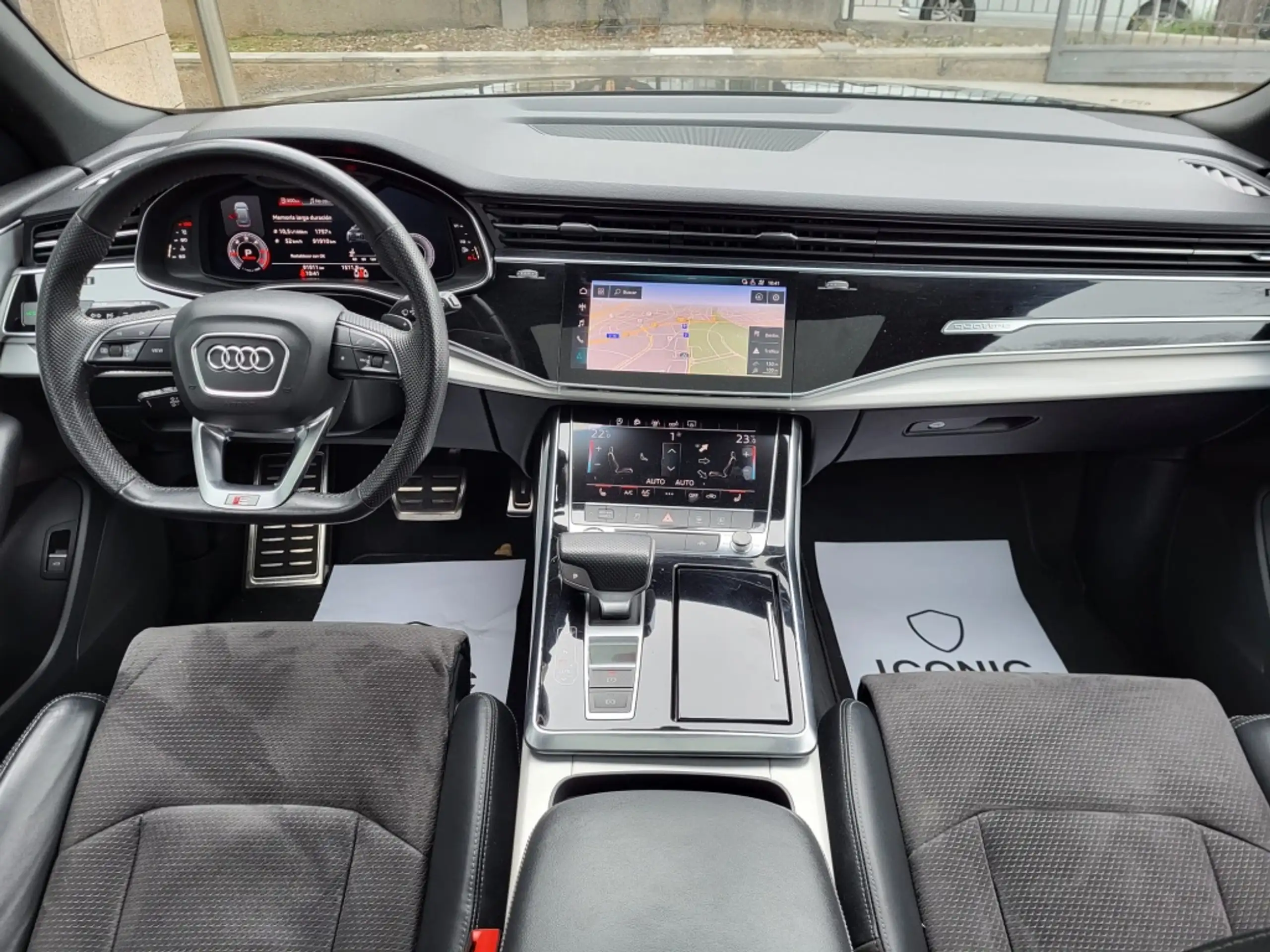 Audi - Q8