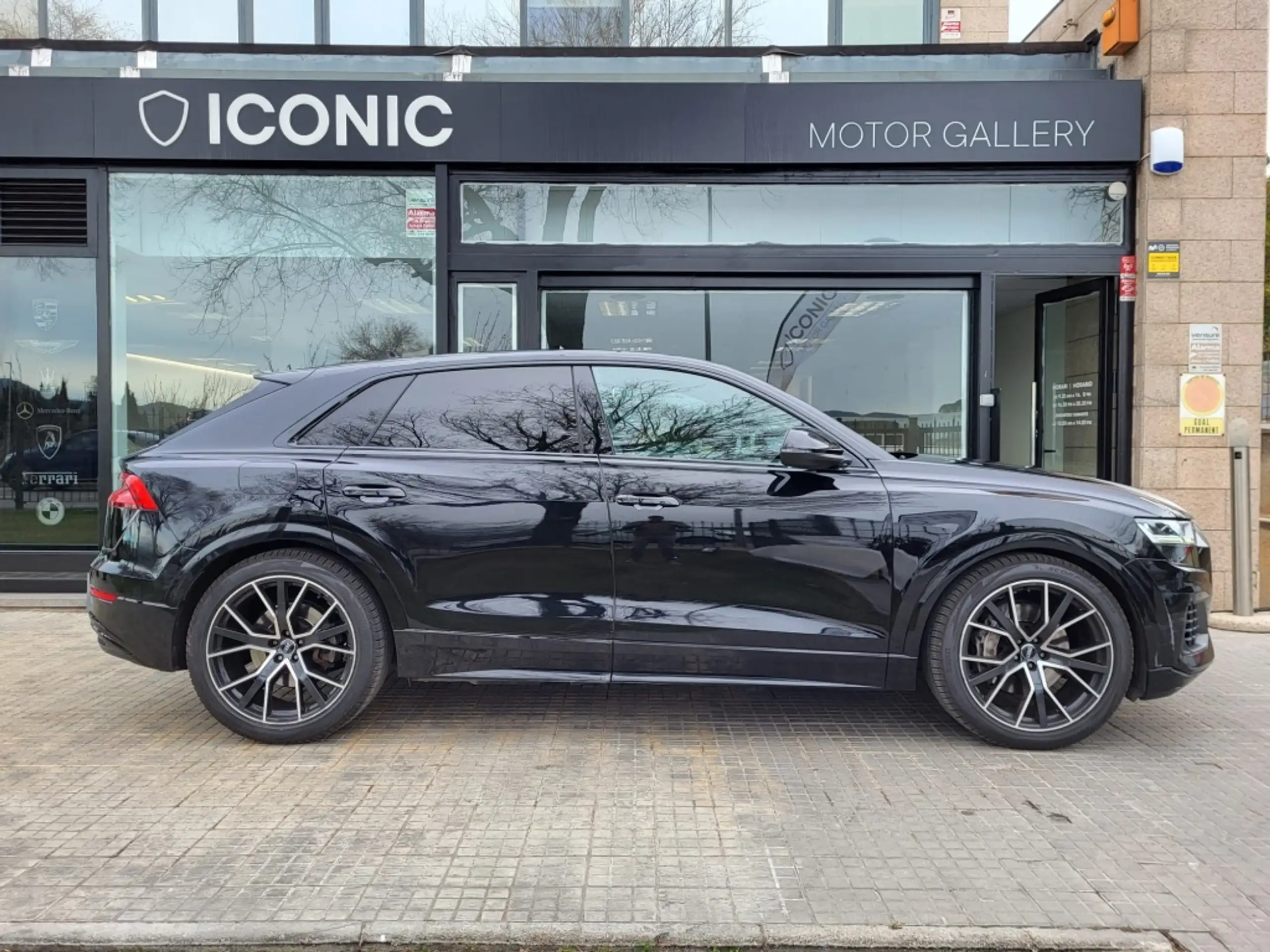 Audi - Q8