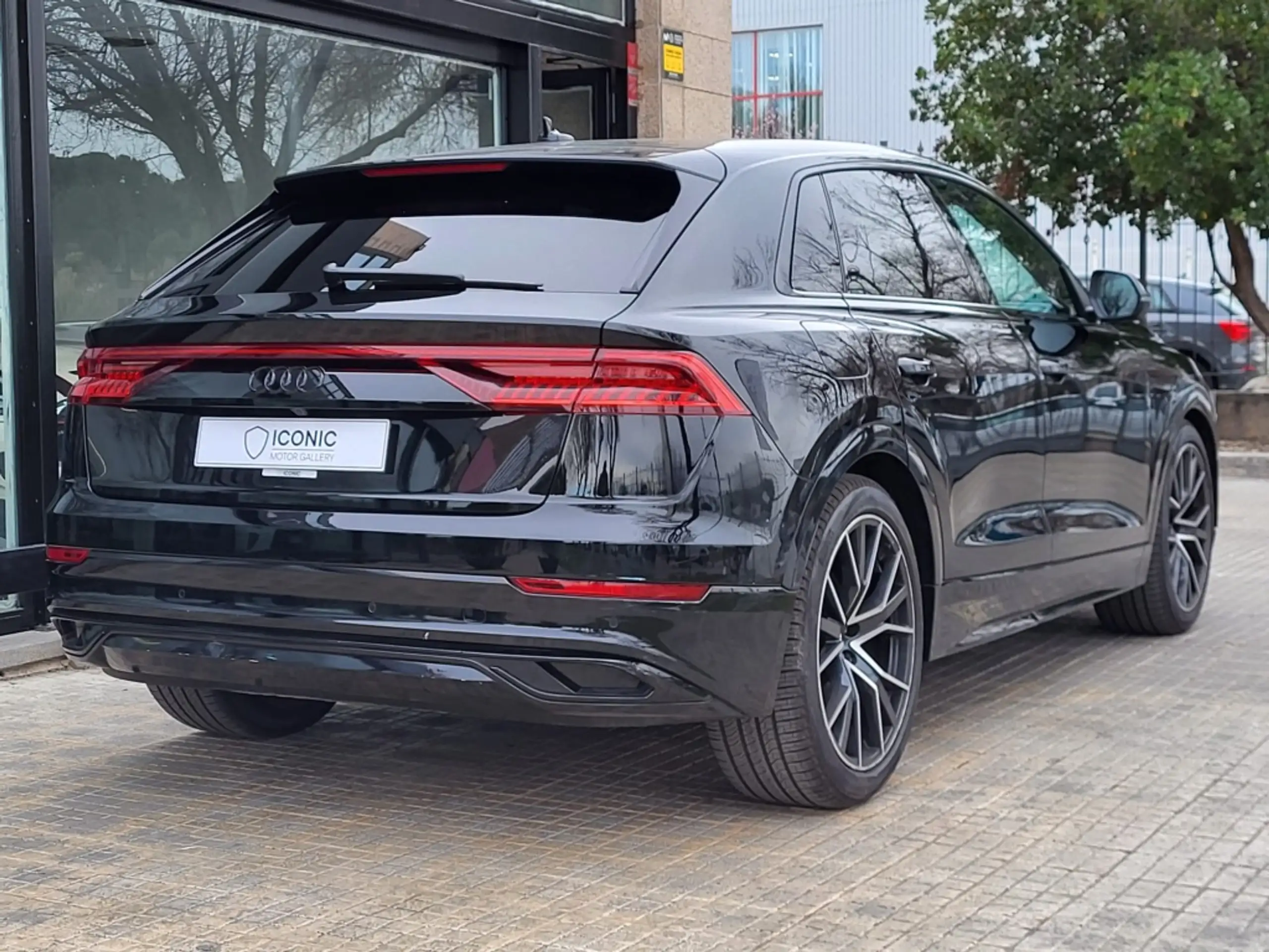 Audi - Q8