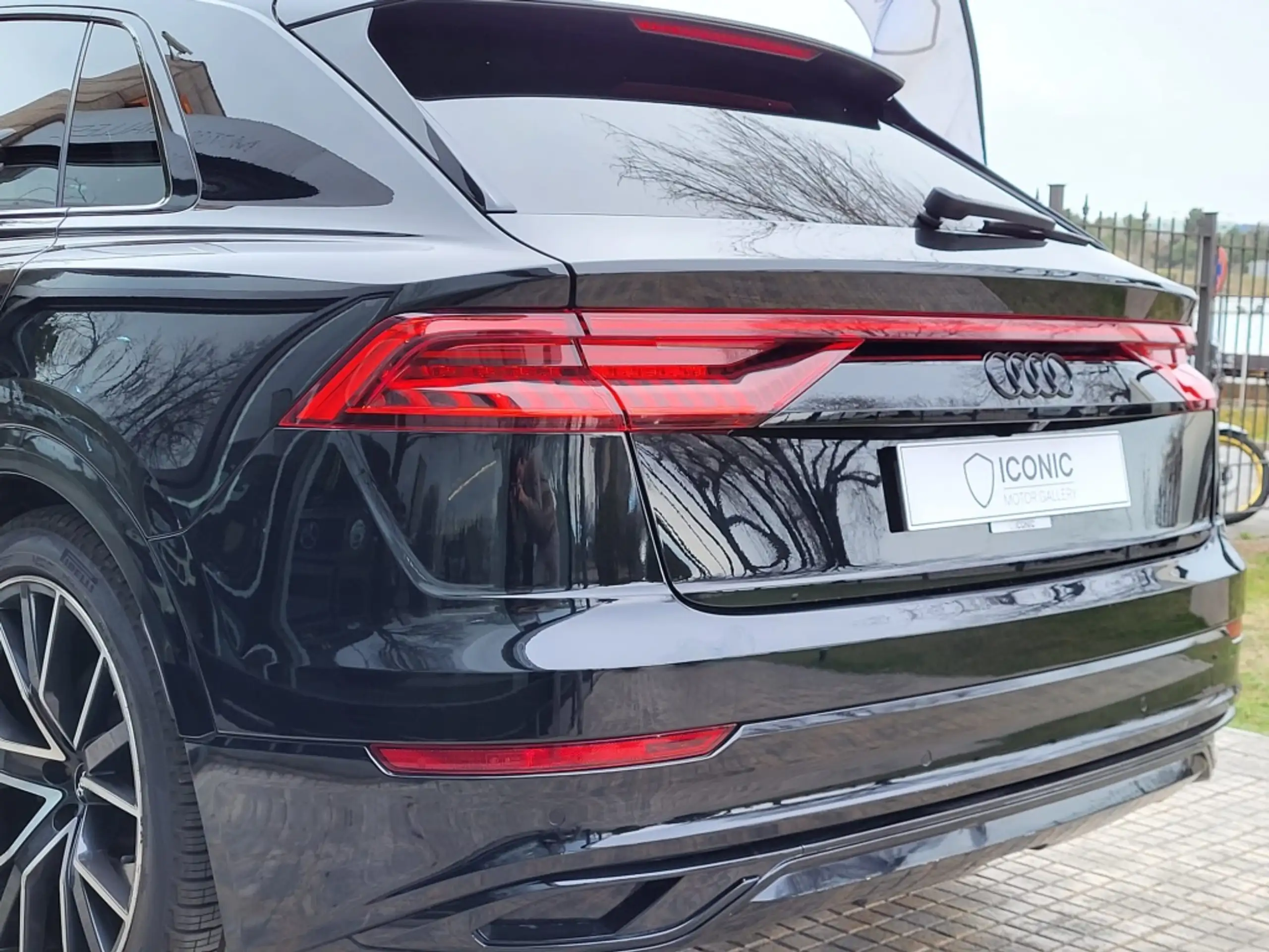 Audi - Q8