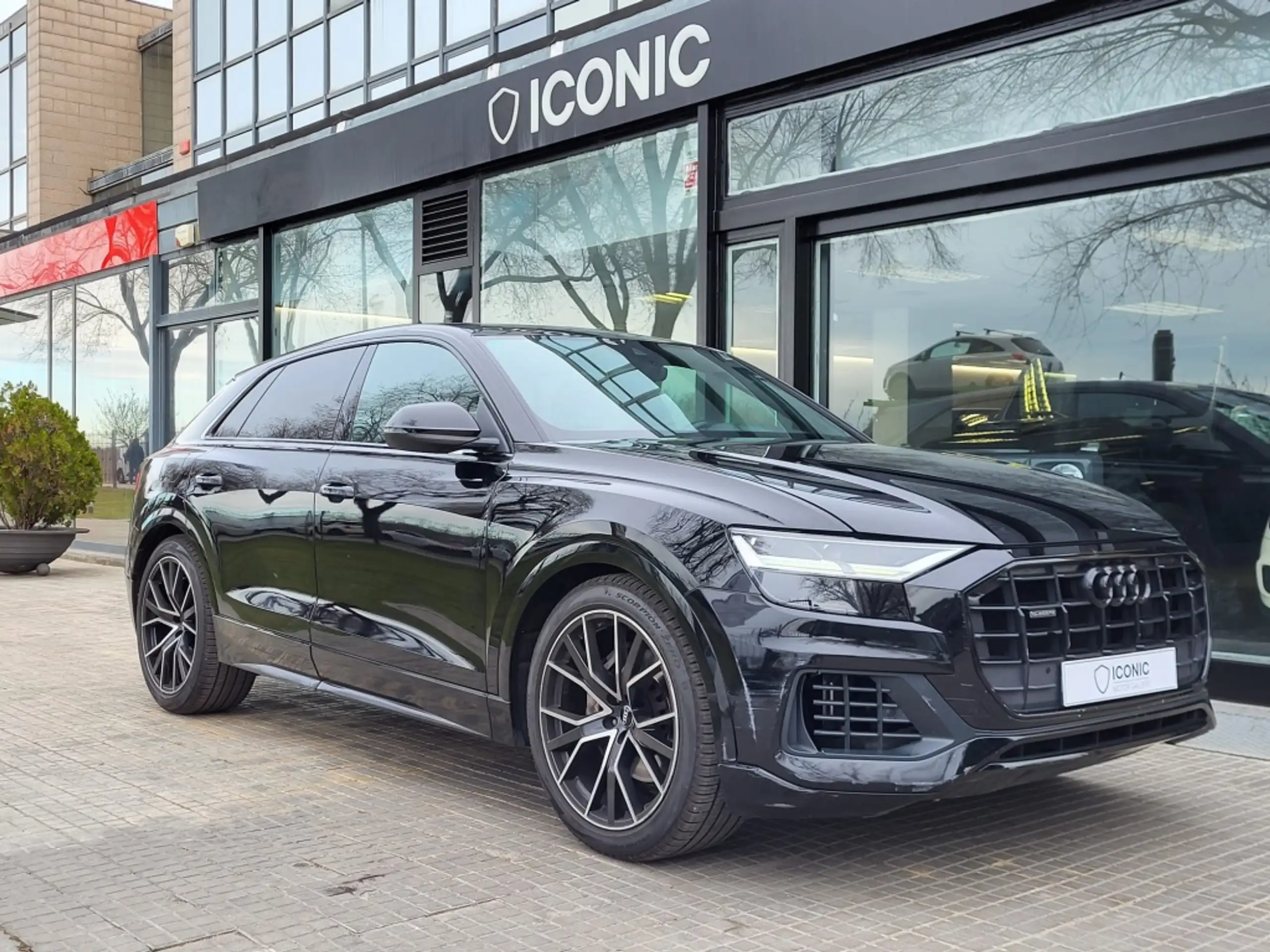 Audi - Q8