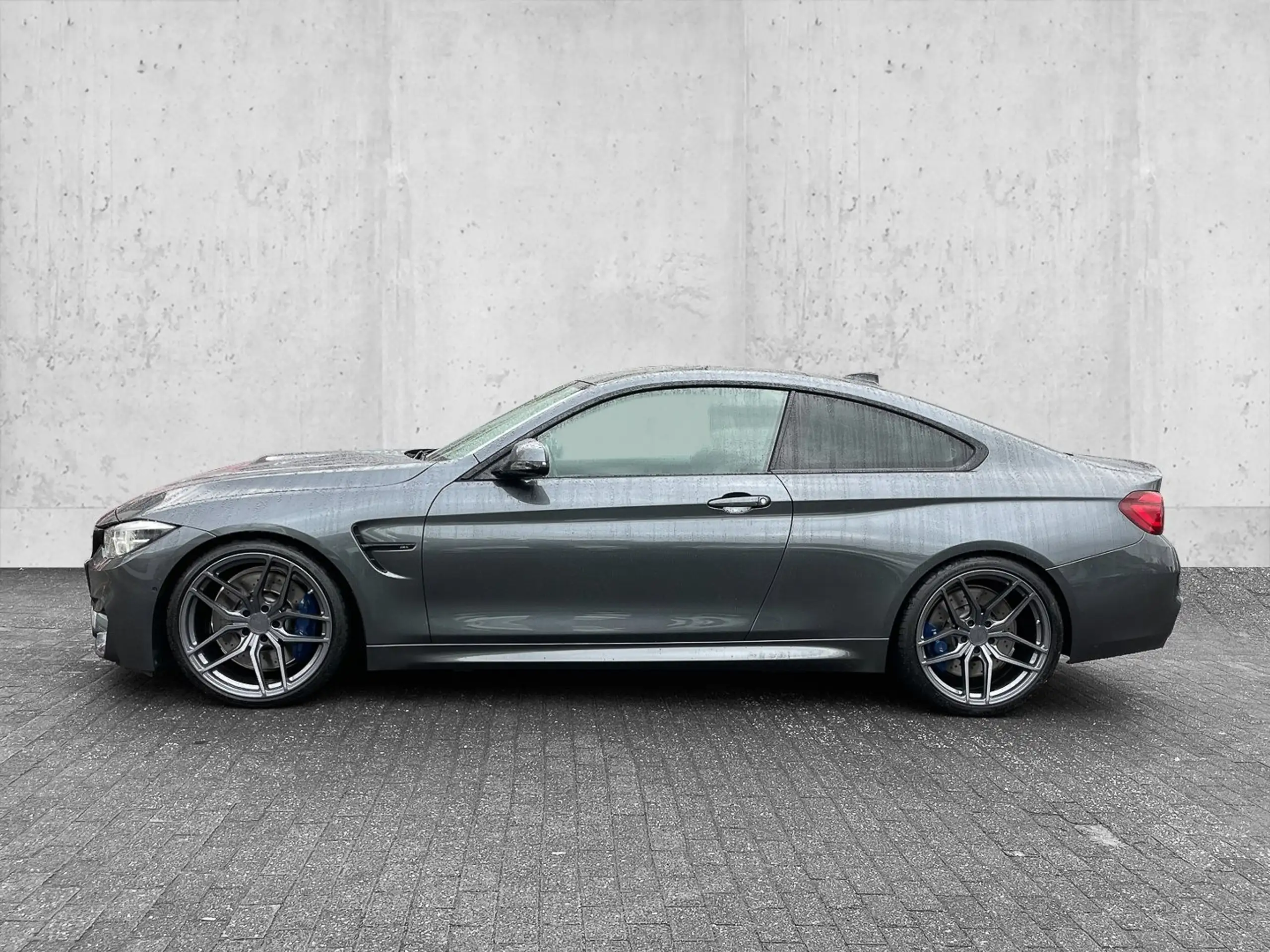 BMW - M4