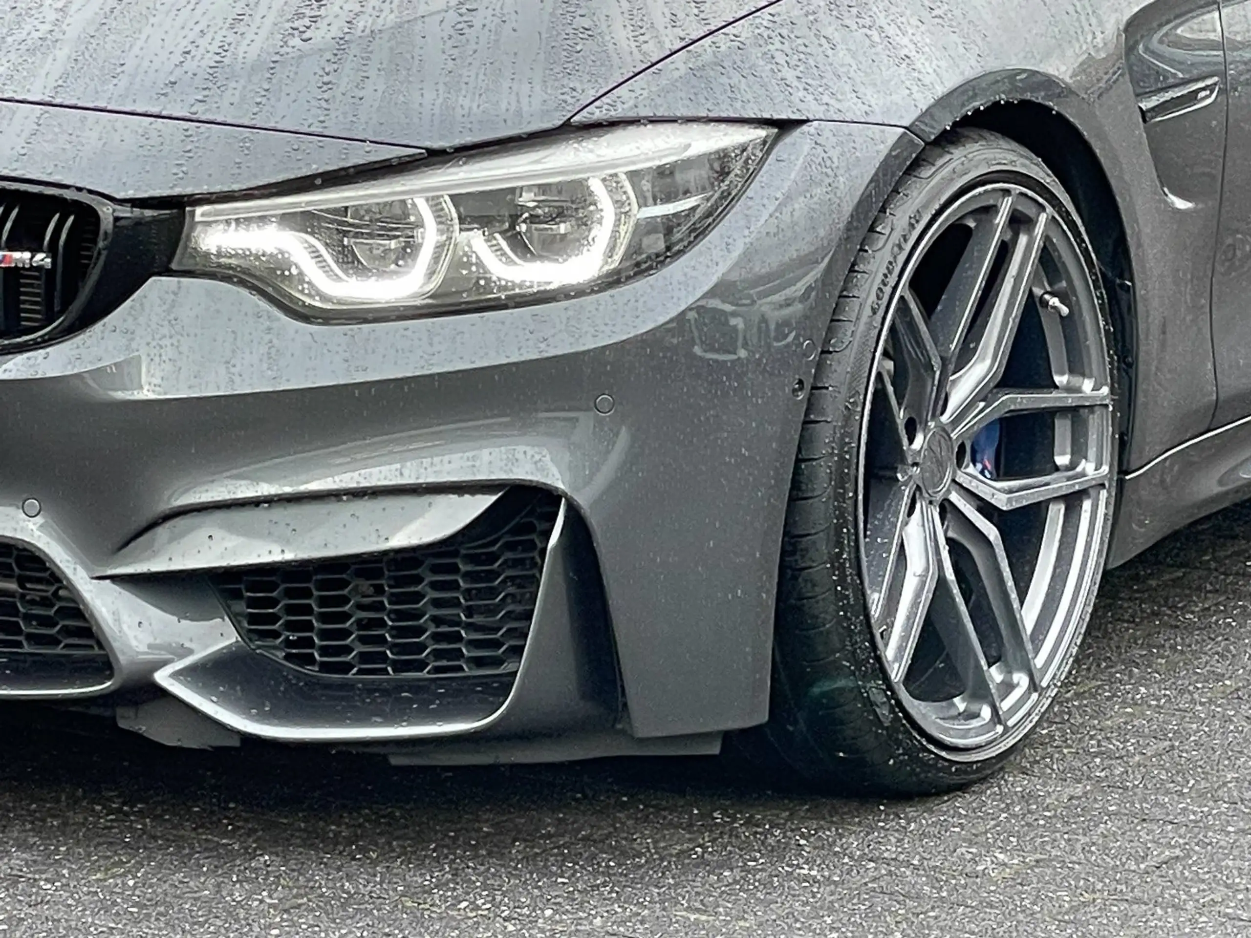 BMW - M4