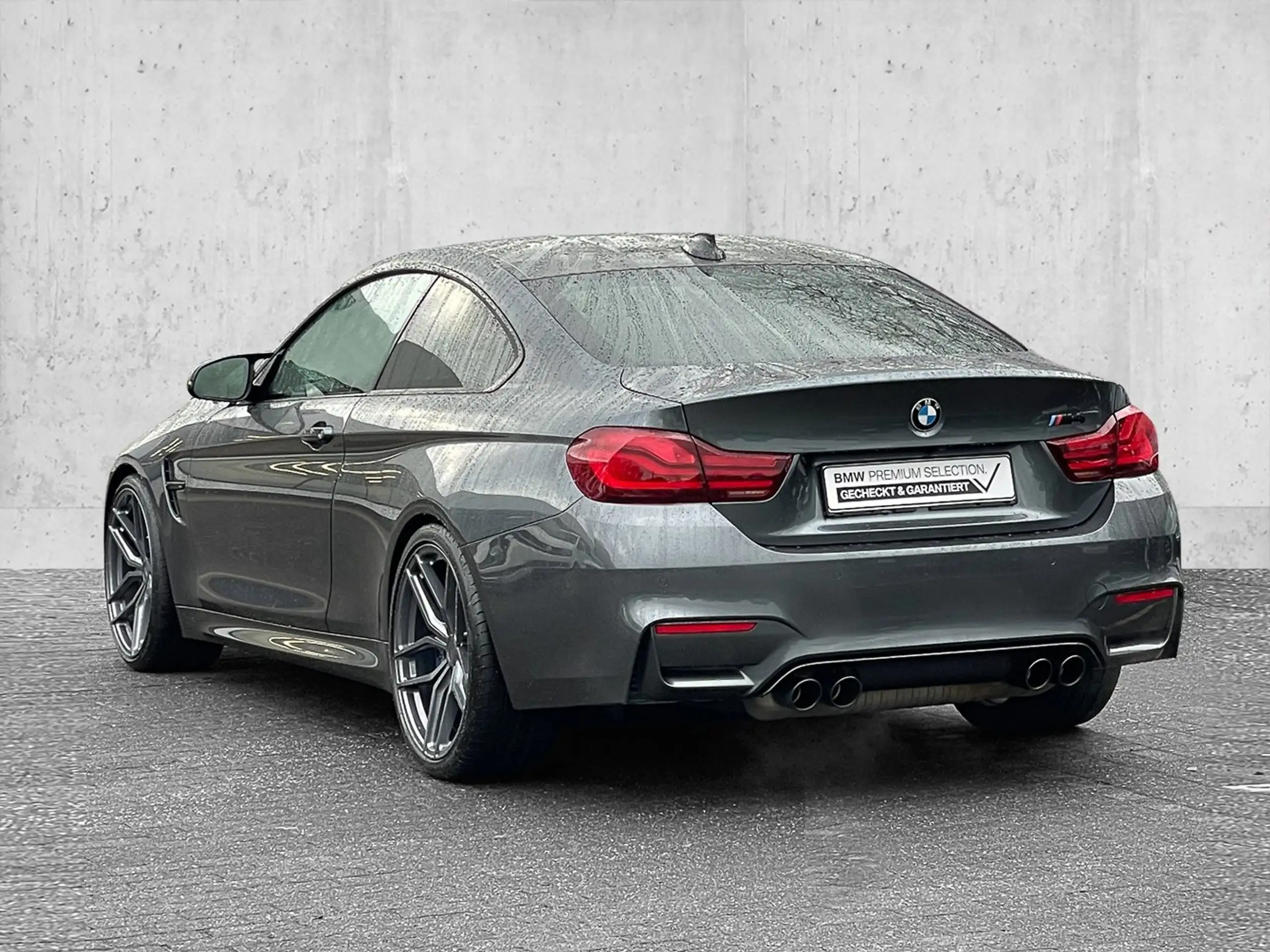 BMW - M4