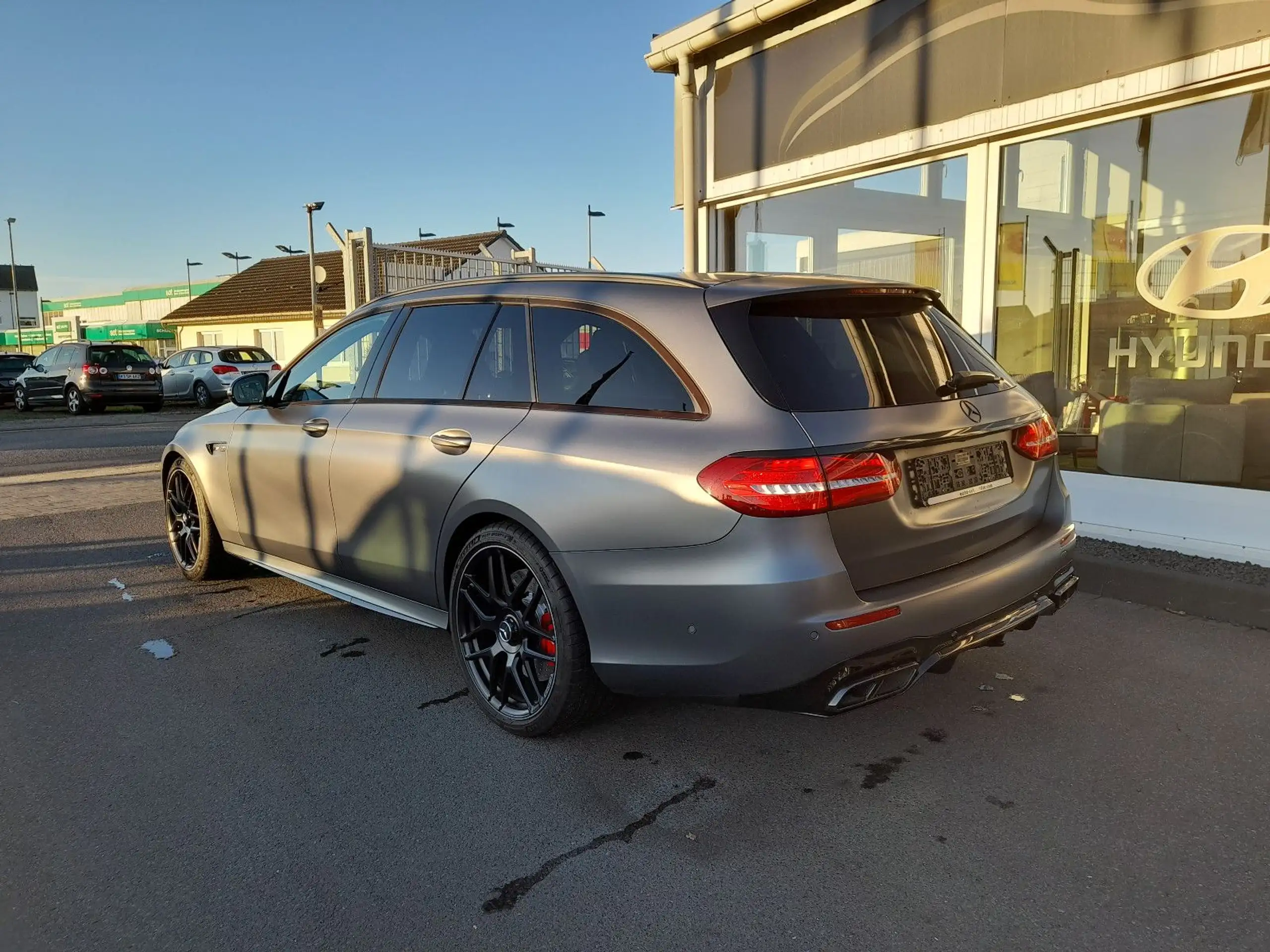 Mercedes-Benz - E 63 AMG