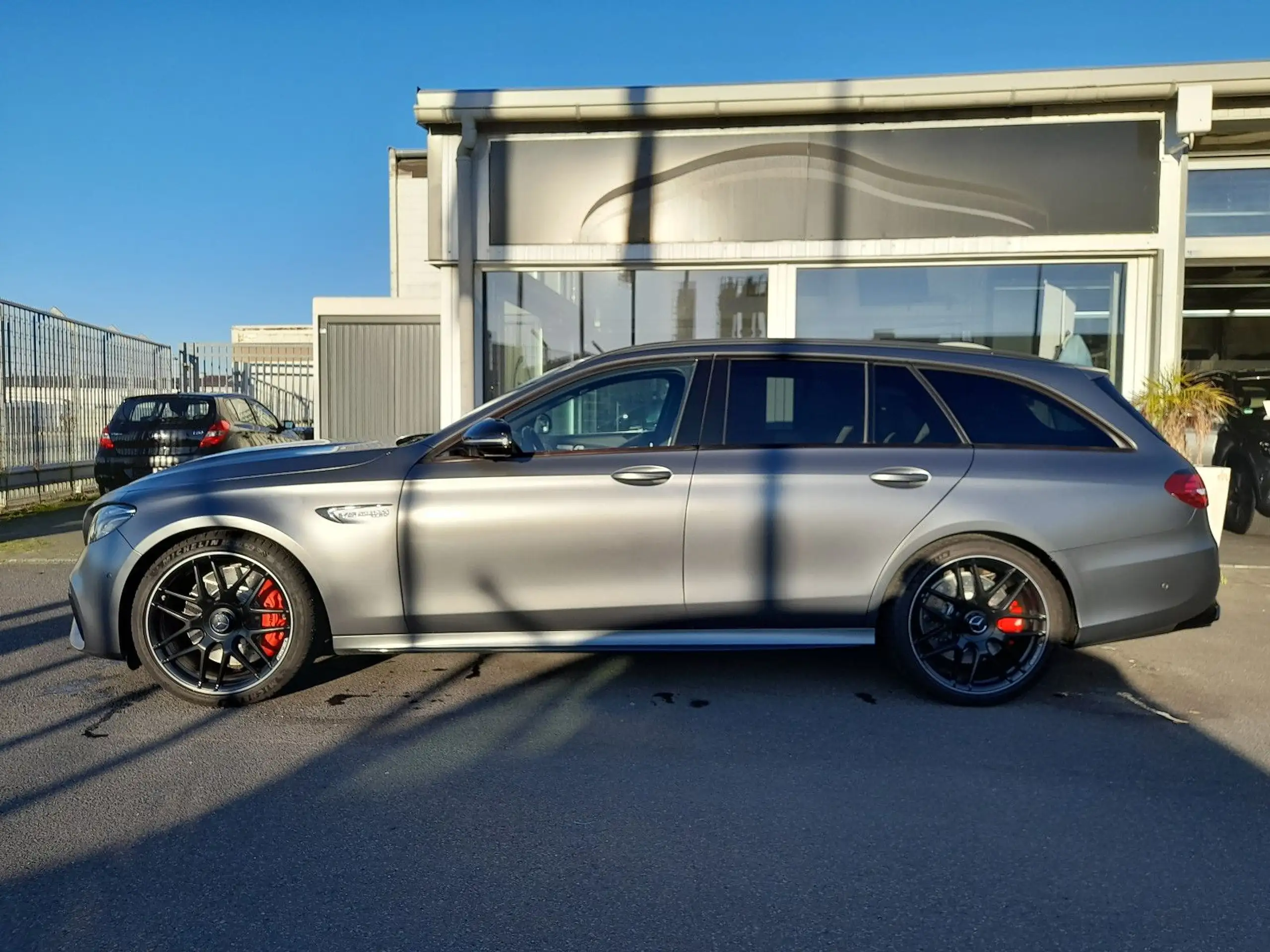 Mercedes-Benz - E 63 AMG