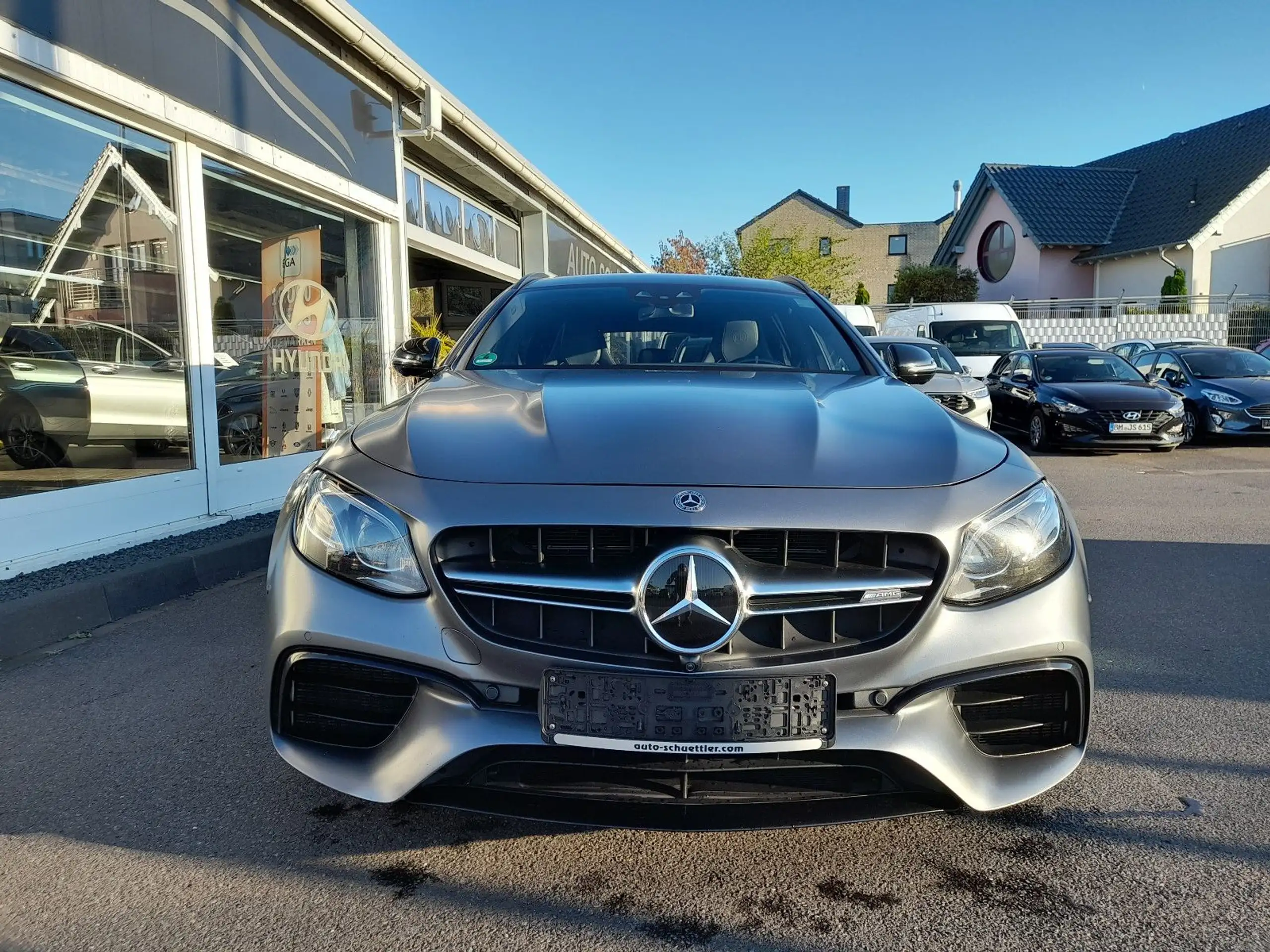 Mercedes-Benz - E 63 AMG