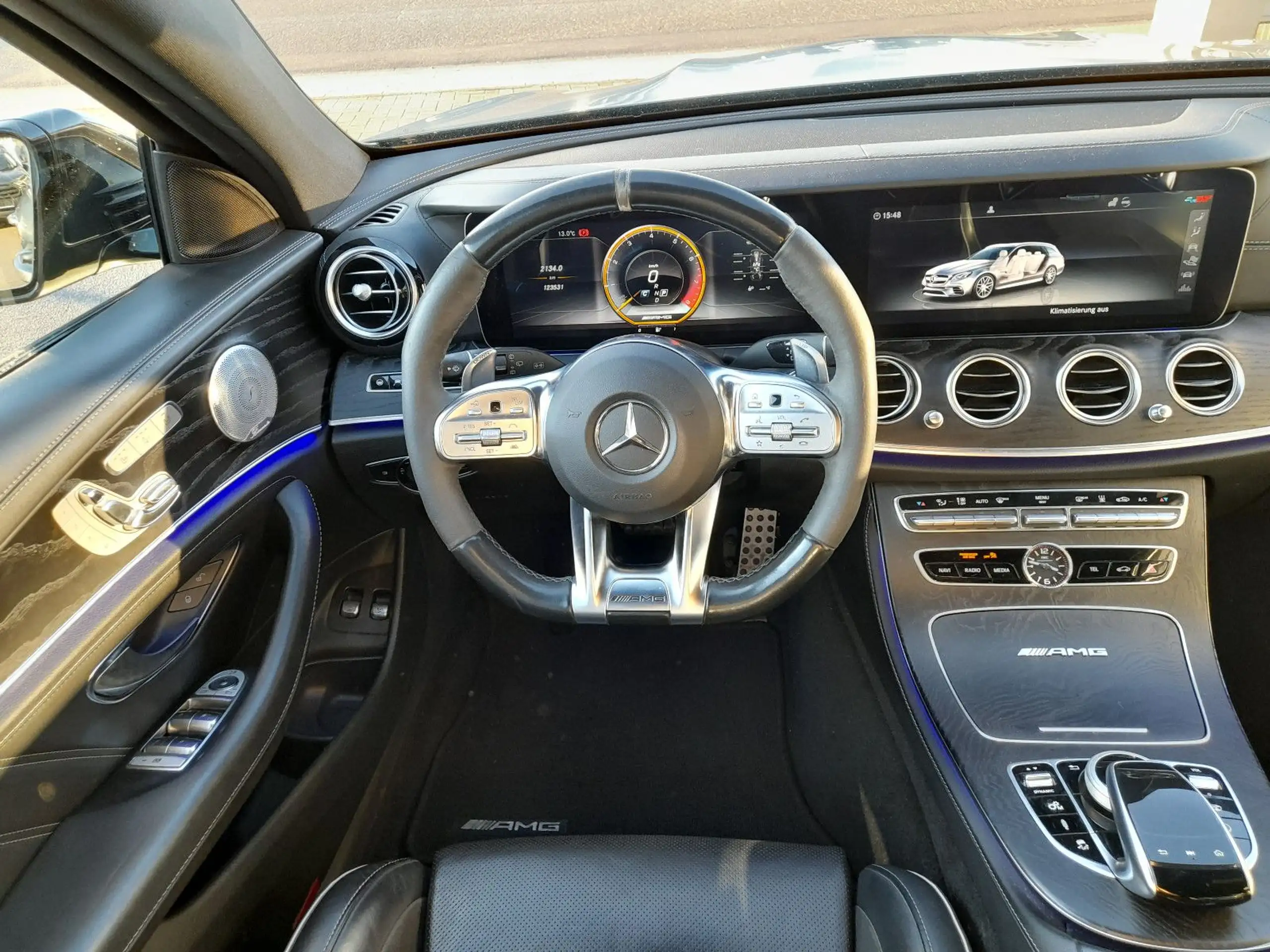 Mercedes-Benz - E 63 AMG