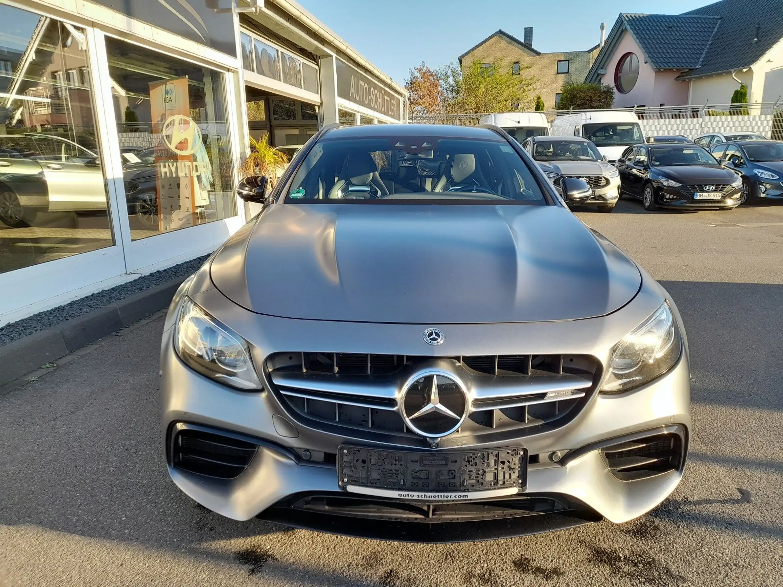 Mercedes-Benz - E 63 AMG