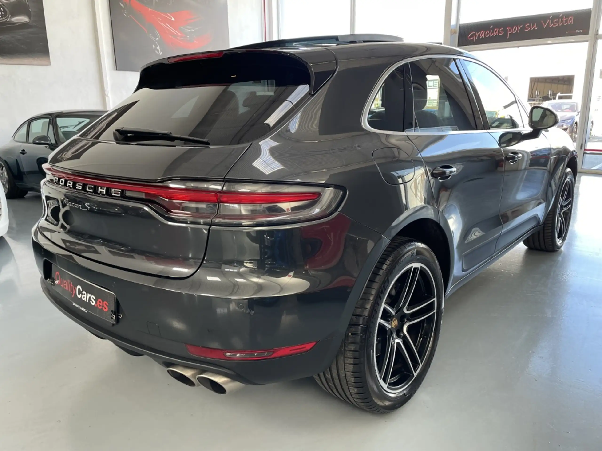 Porsche - Macan