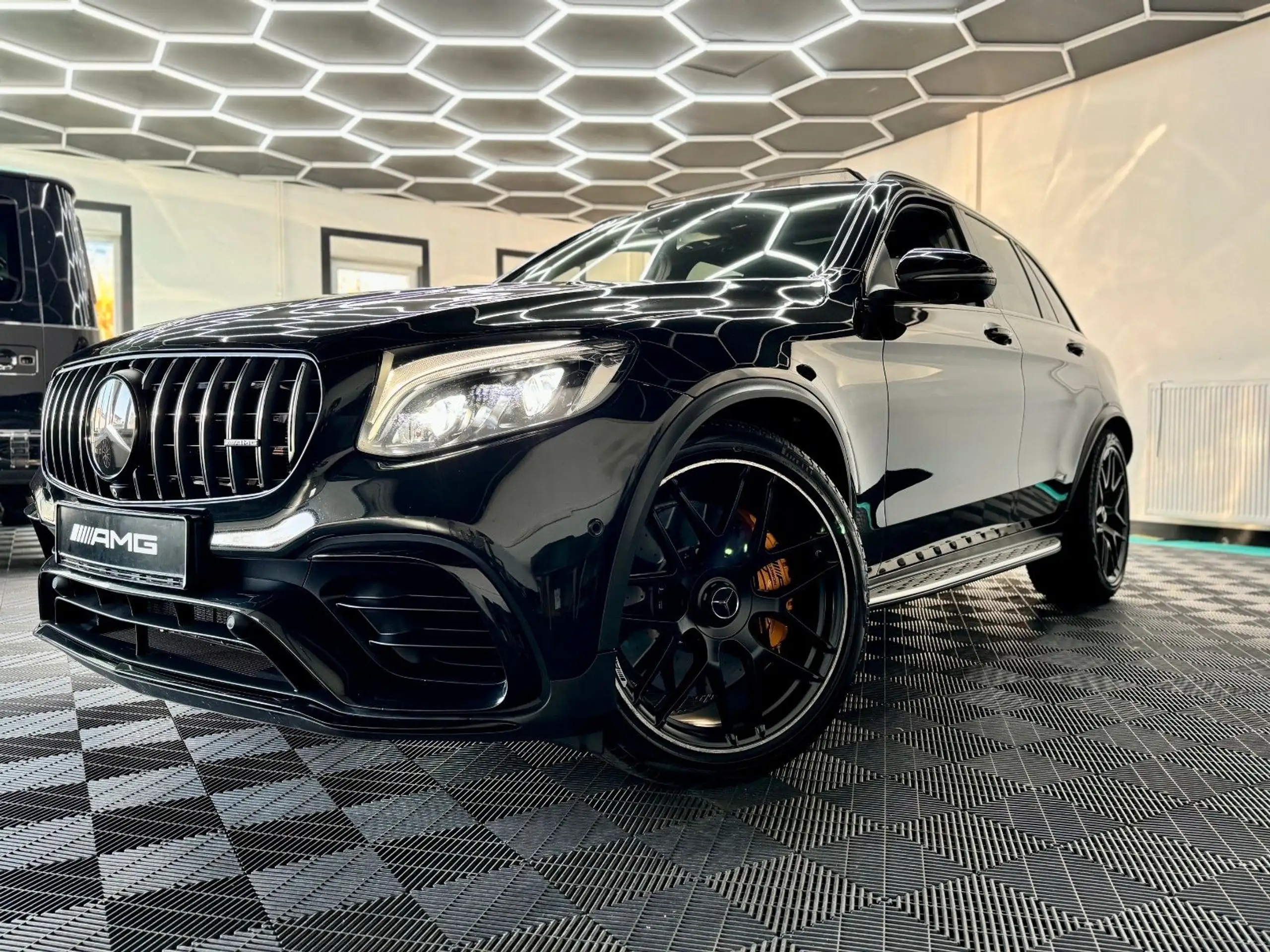 Mercedes-Benz - GLC 63 AMG