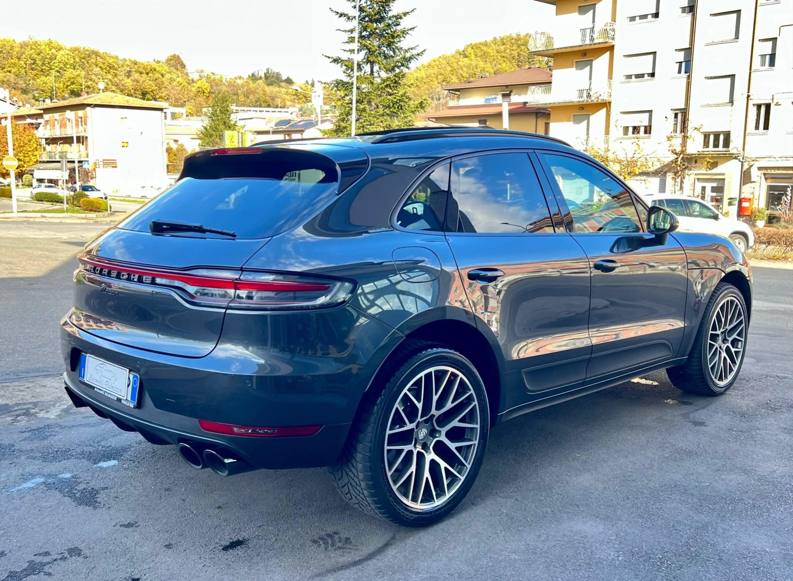 Porsche - Macan