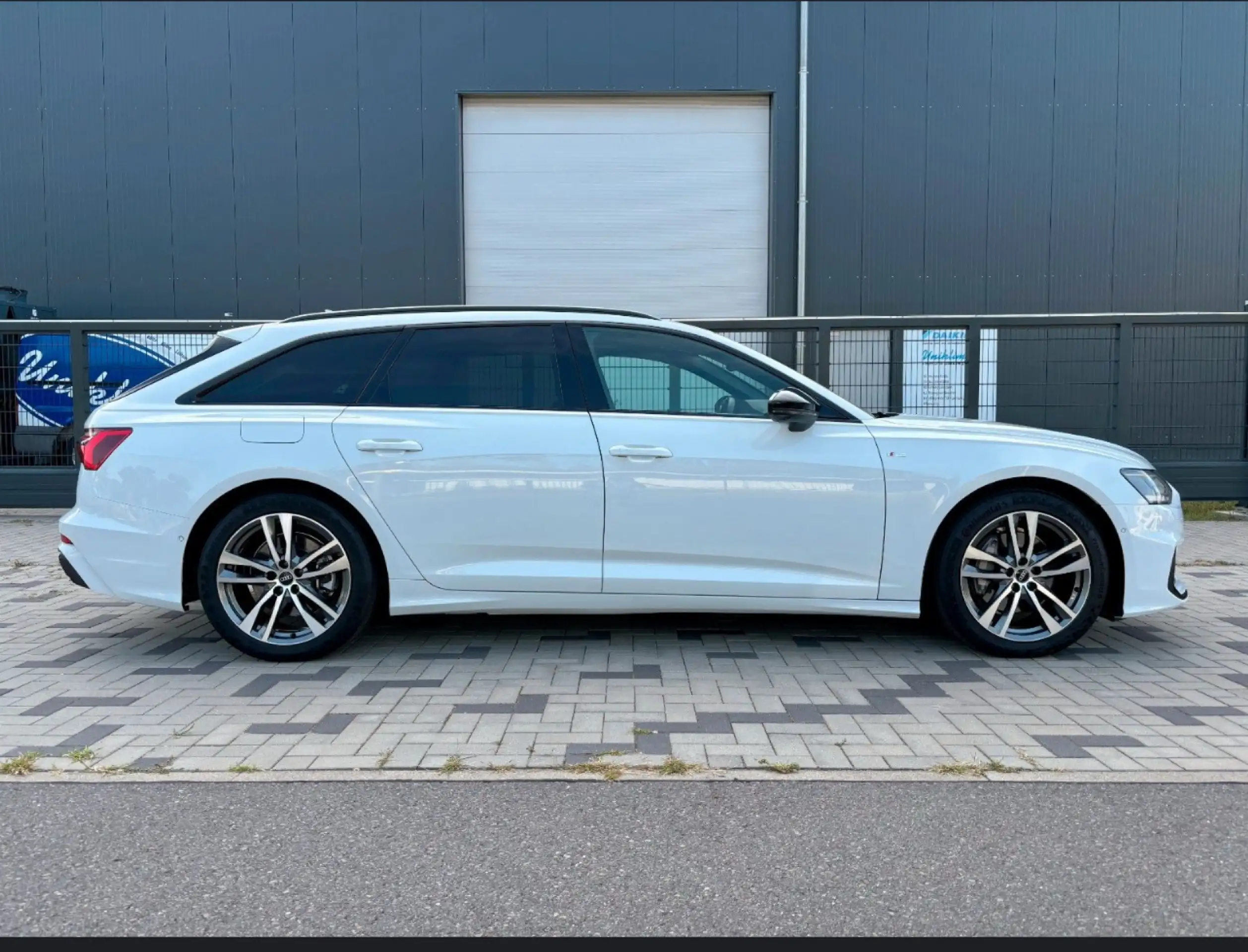 Audi - A6